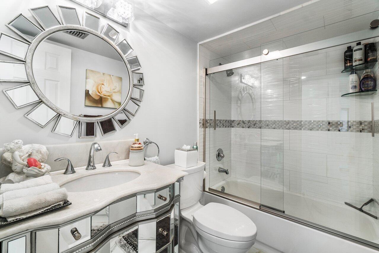 5850 Camino Del Sol 201