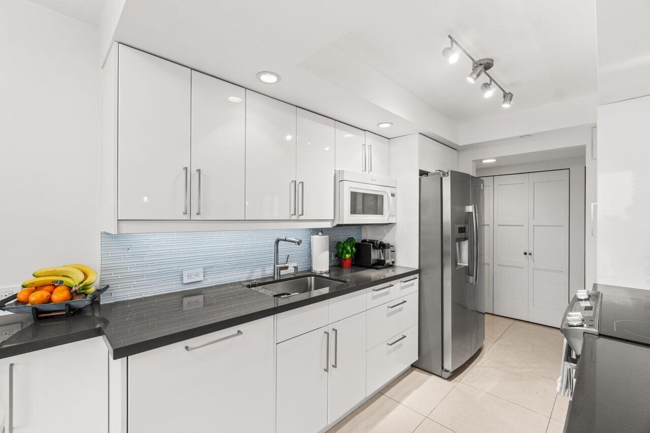 2003 N Ocean Boulevard 1105