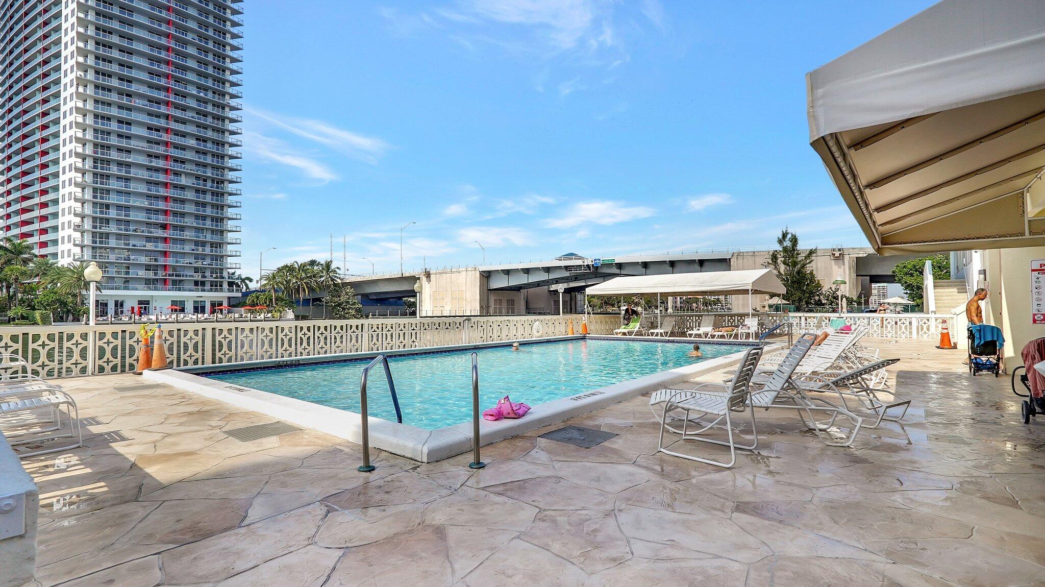 1825 S Ocean Dr Drive 908