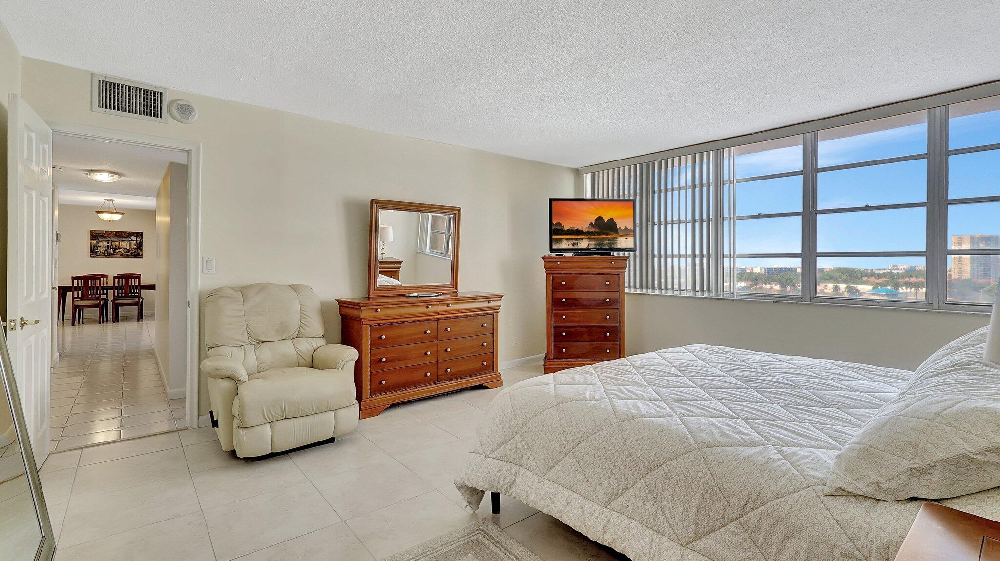 1825 S Ocean Dr Drive 908