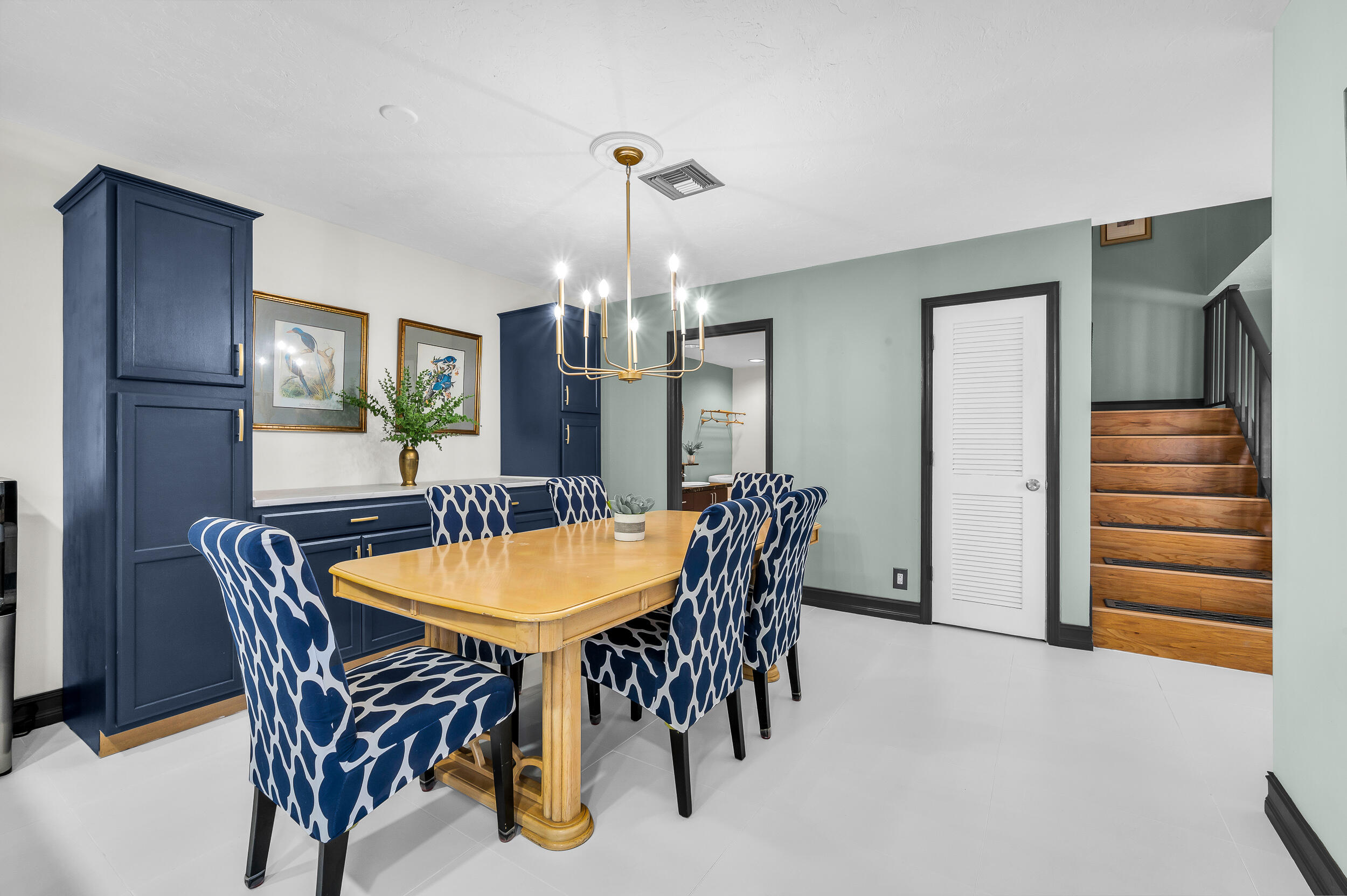 1422 Oxford Lane 14d