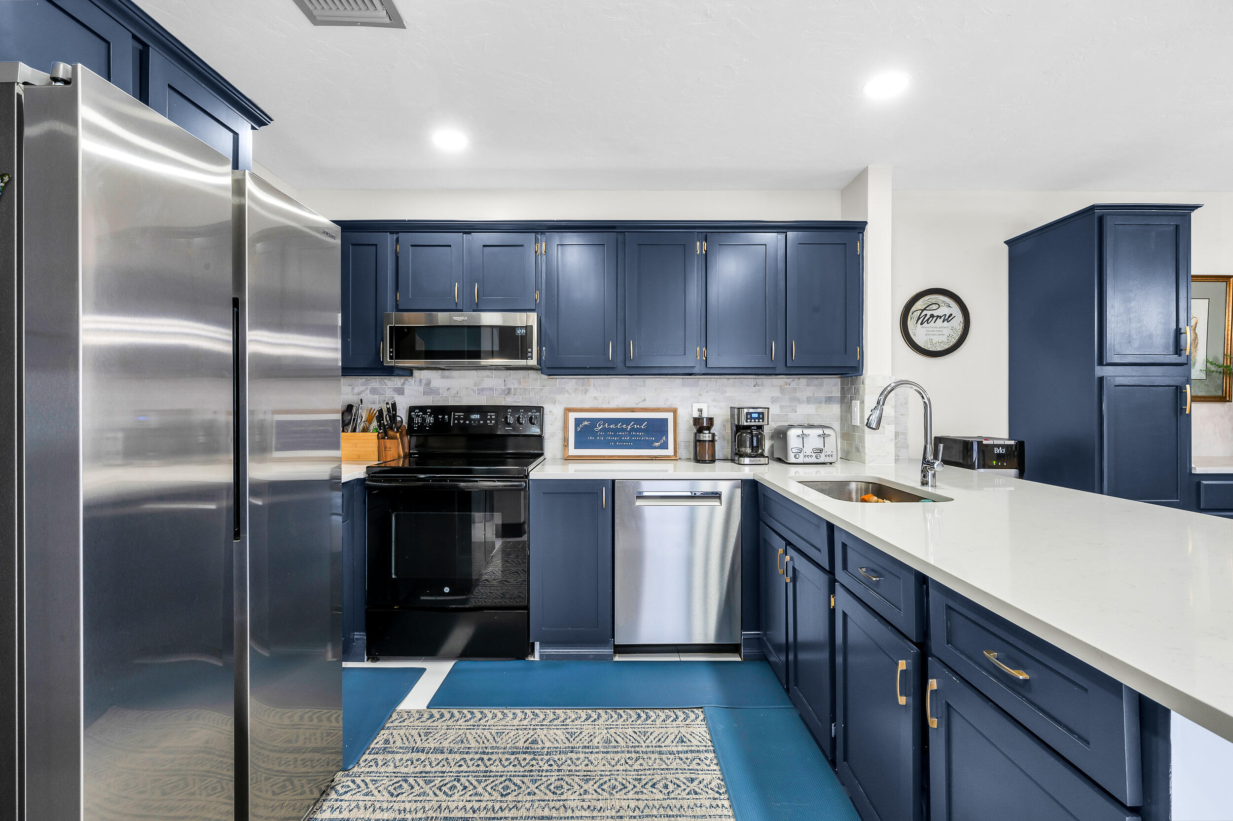 1422 Oxford Lane 14d