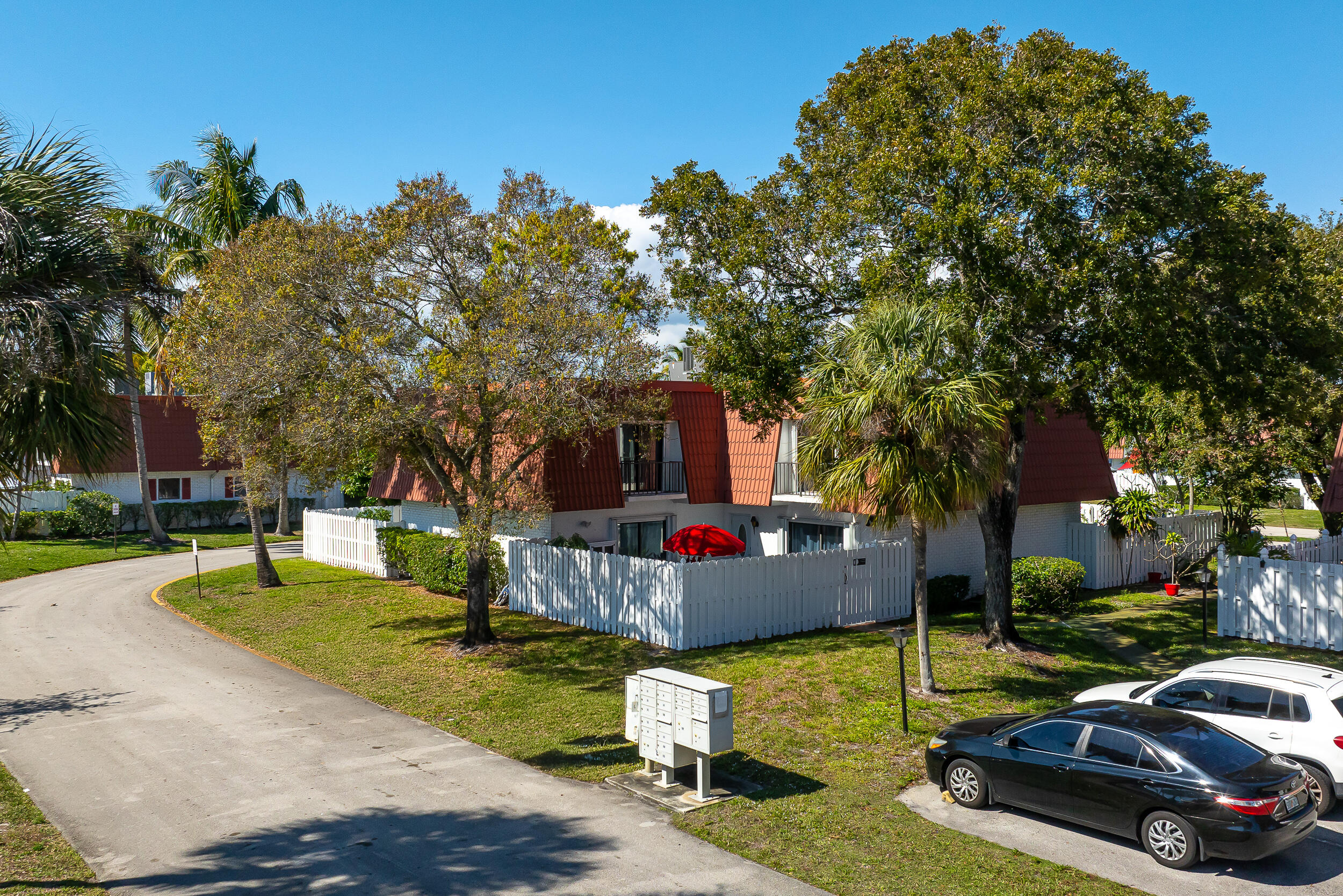 1422 Oxford Lane 14d