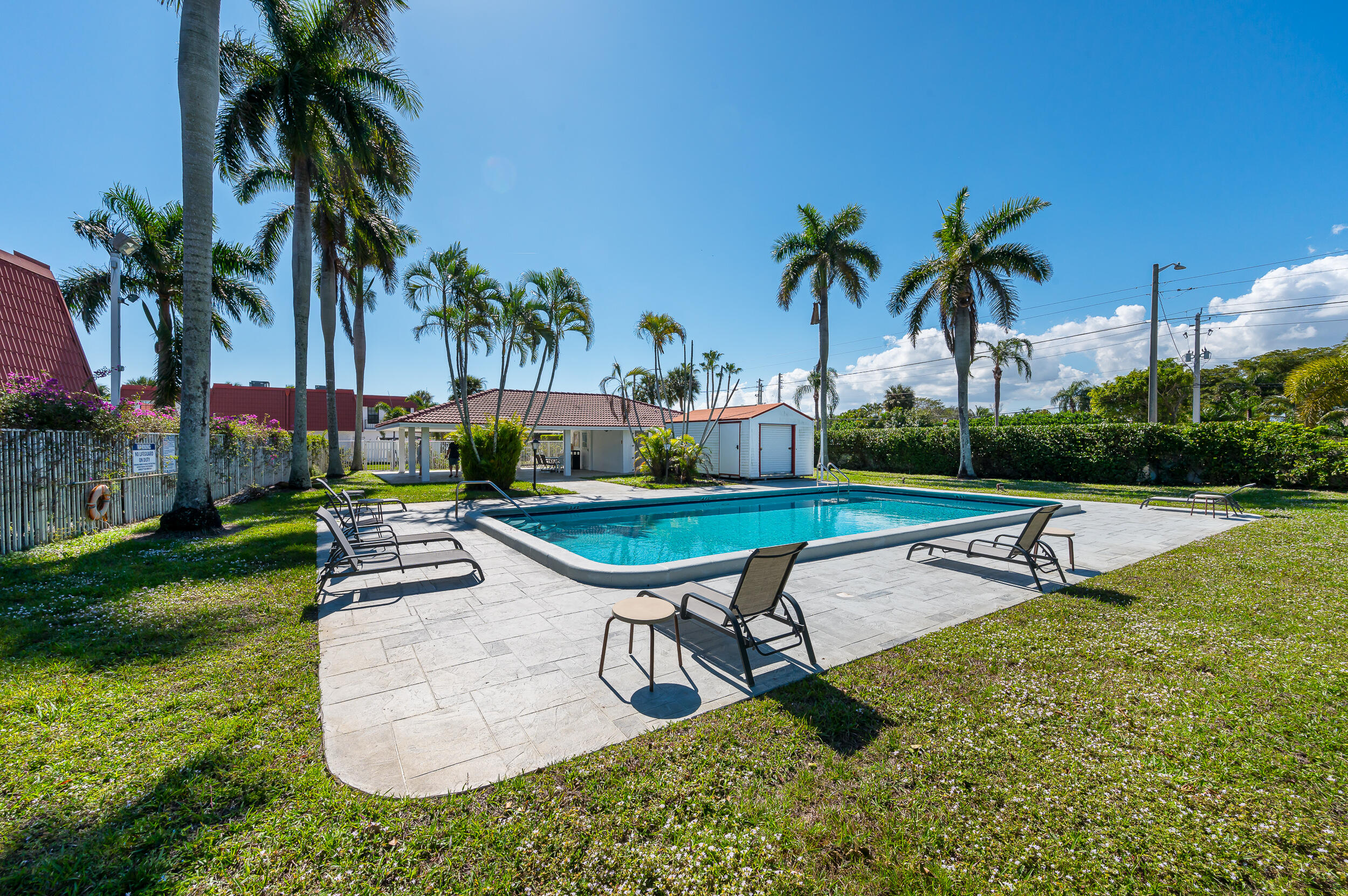 1422 Oxford Lane 14d