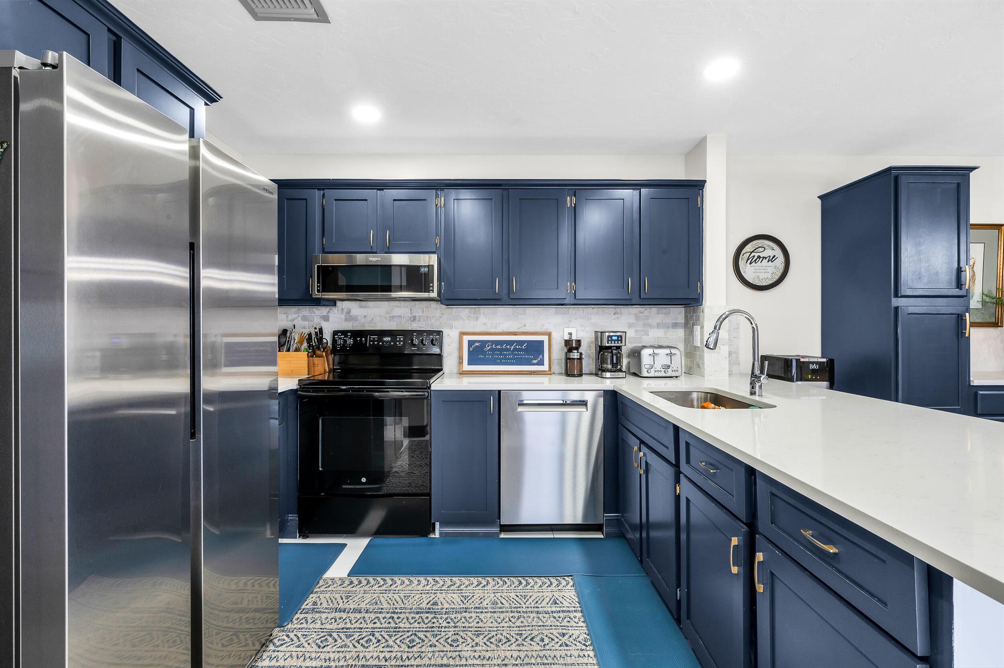 1422 Oxford Lane 14d