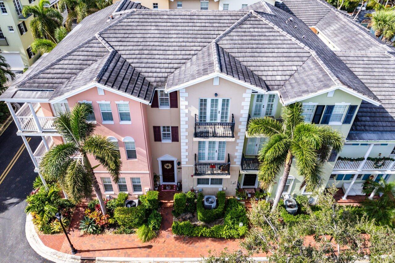 1034 E Heritage Club Circle