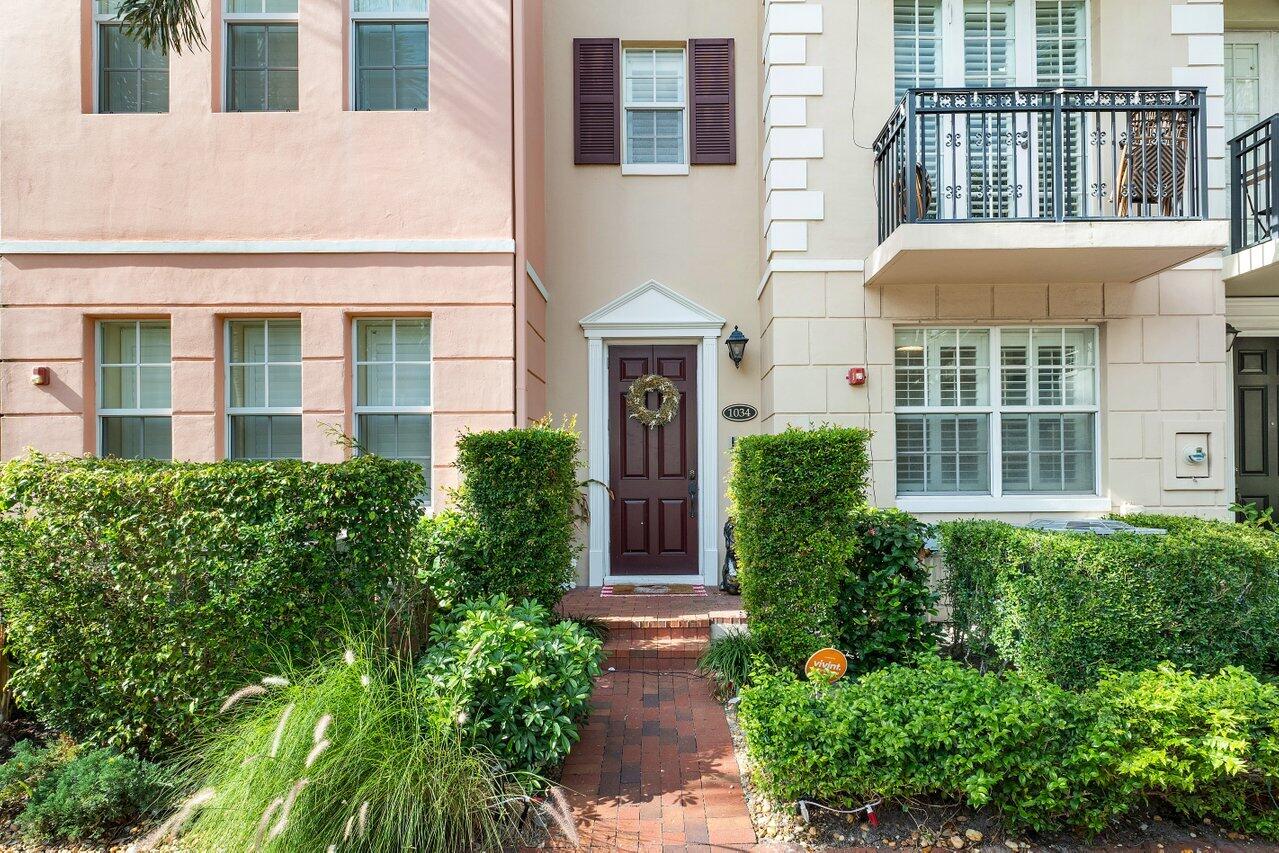 1034 E Heritage Club Circle