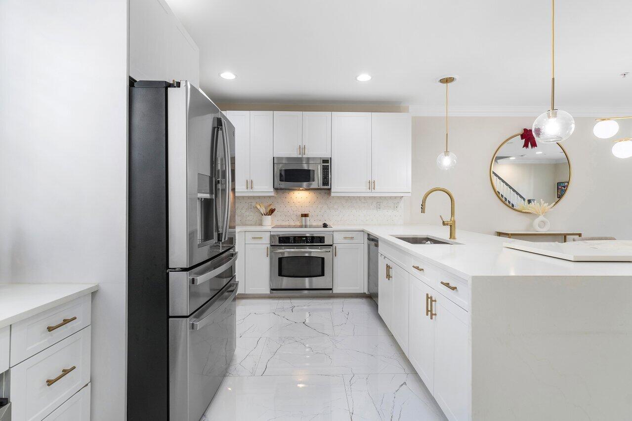 1034 E Heritage Club Circle
