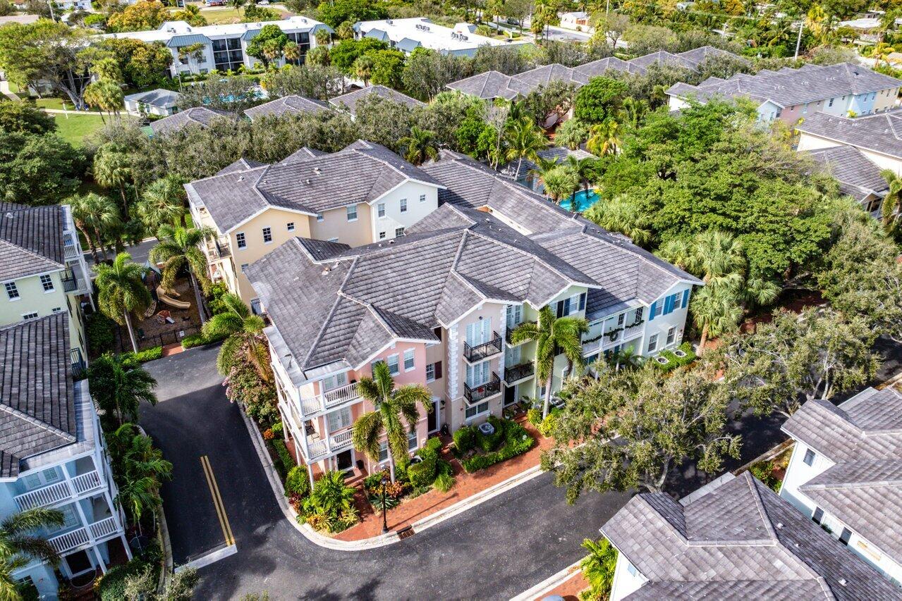 1034 E Heritage Club Circle