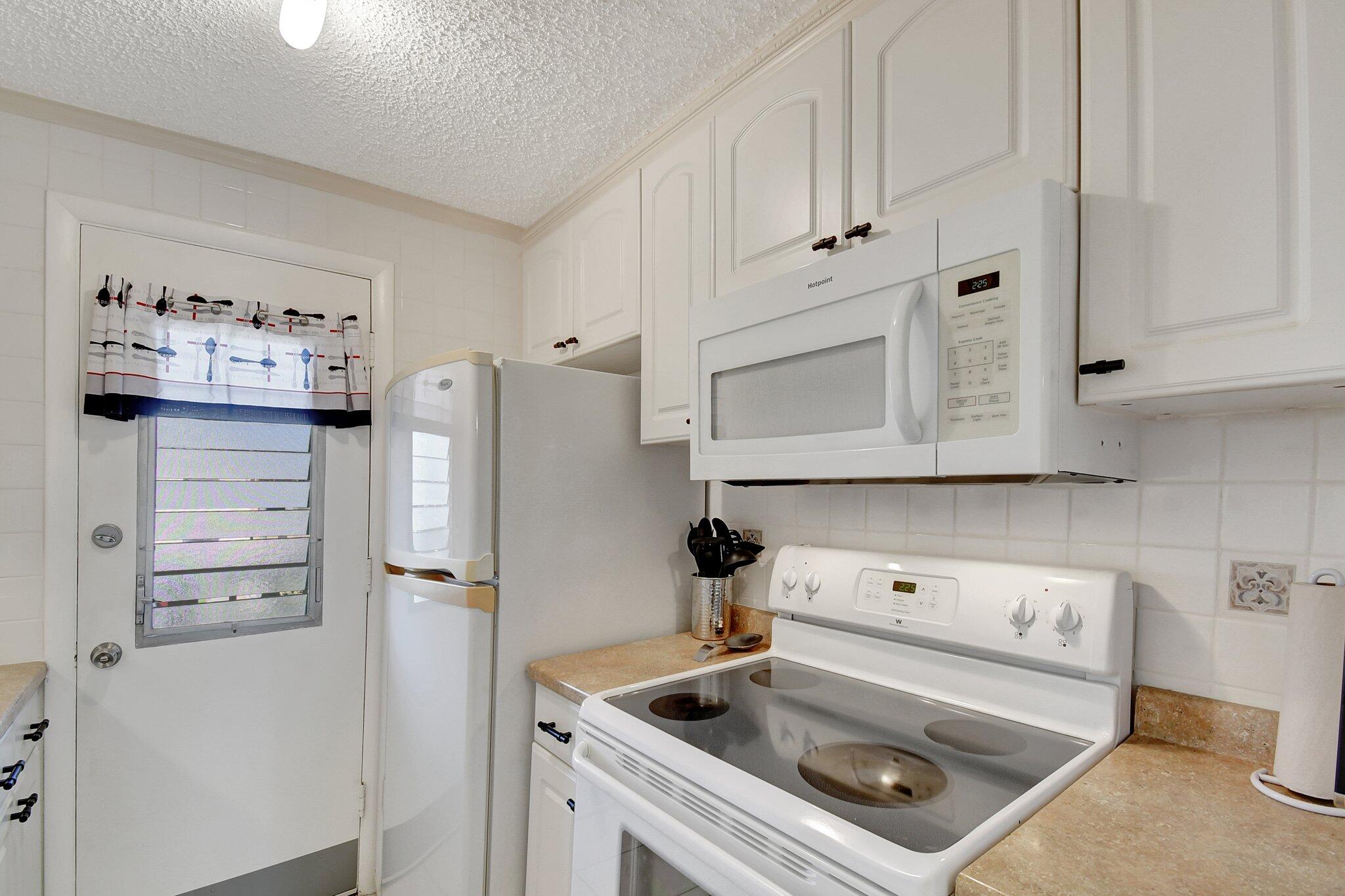 16900 NE 14th Avenue 205, Miami Unit: 205