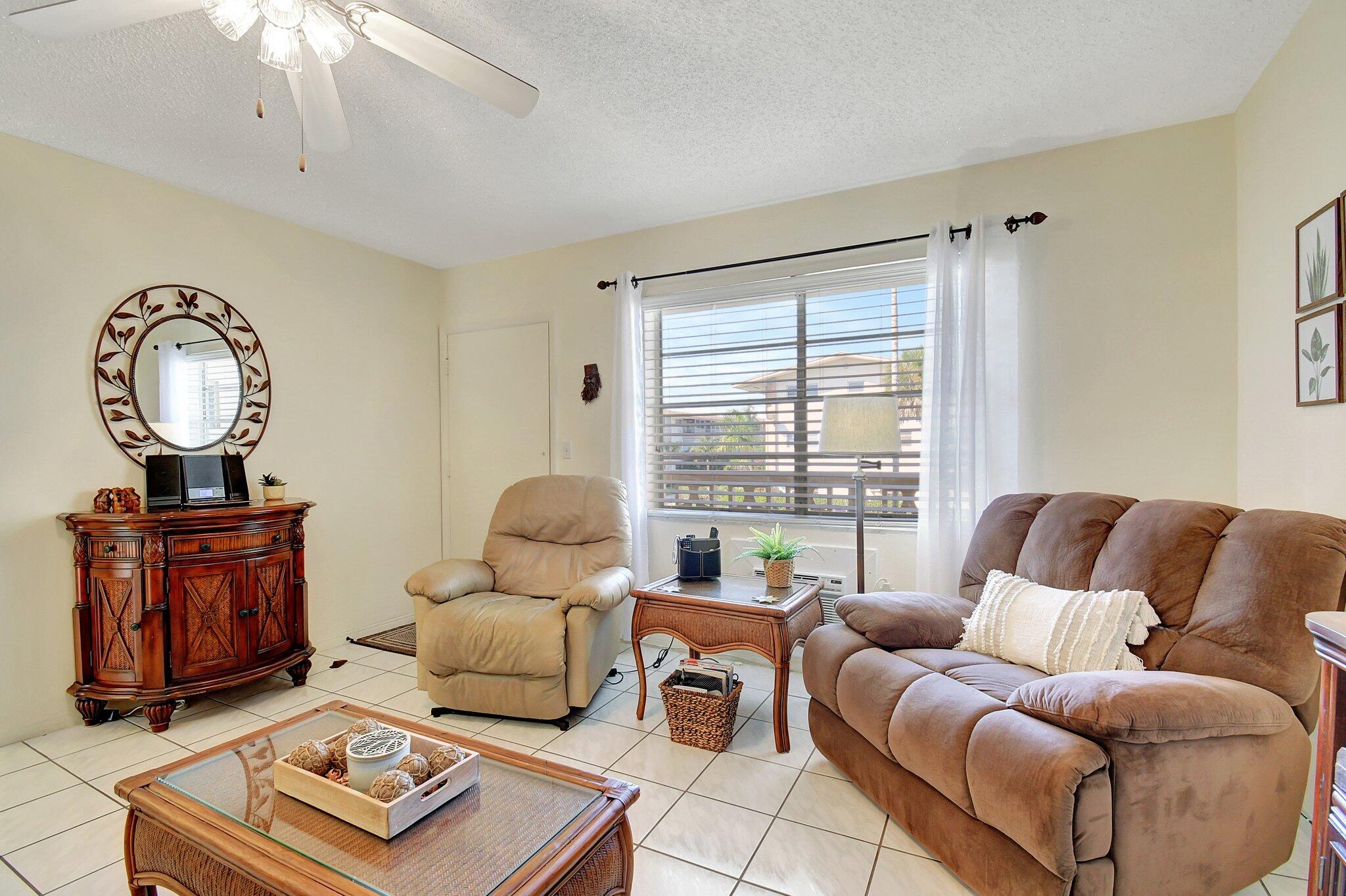 16900 NE 14th Avenue 205, Miami Unit: 205