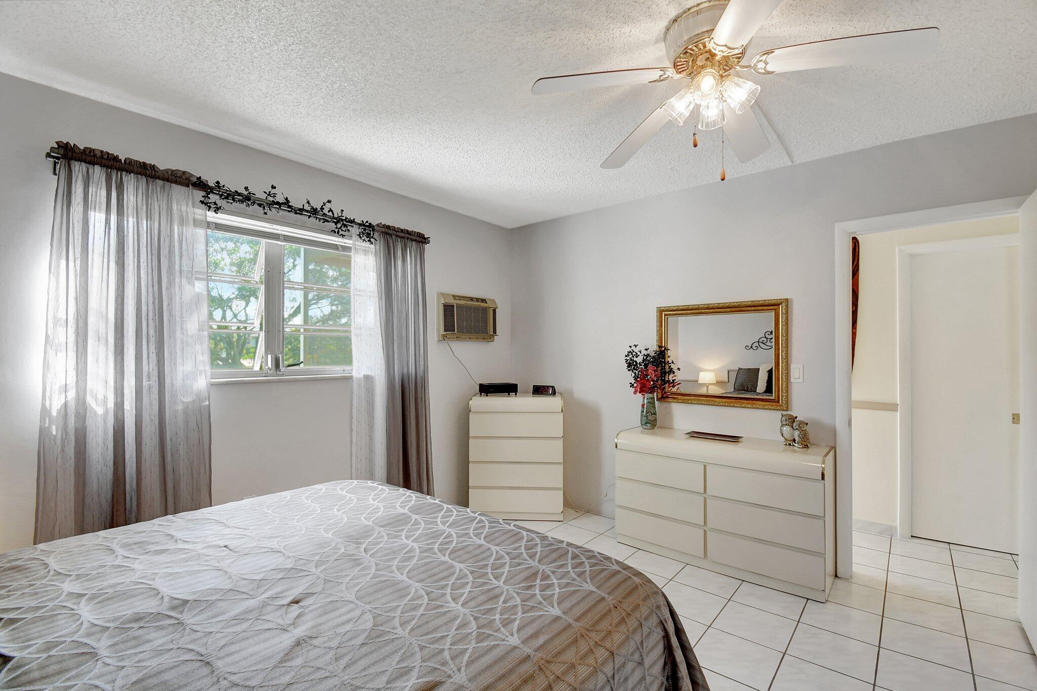 16900 NE 14th Avenue 205, Miami Unit: 205