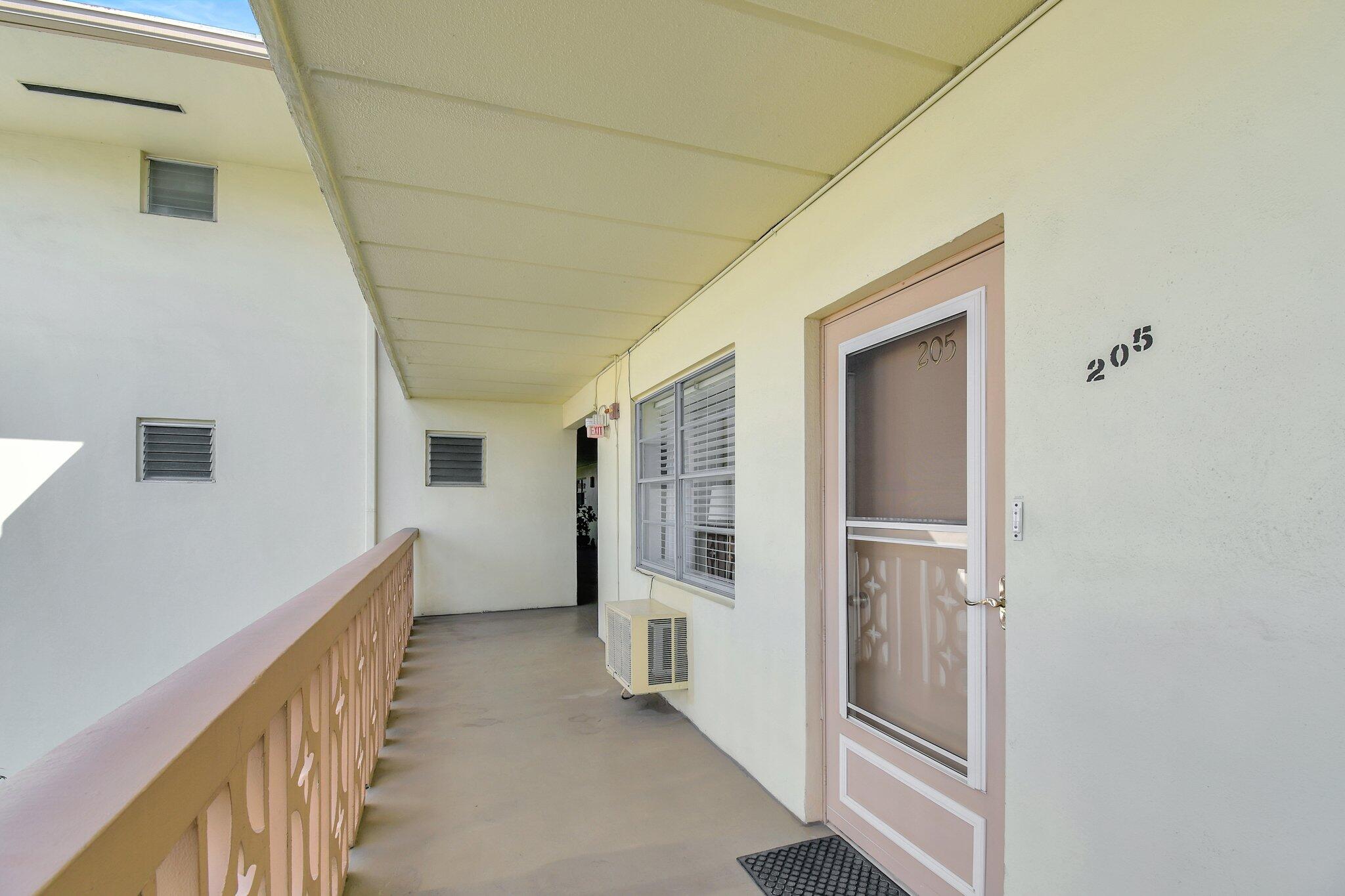 16900 NE 14th Avenue 205, Miami Unit: 205