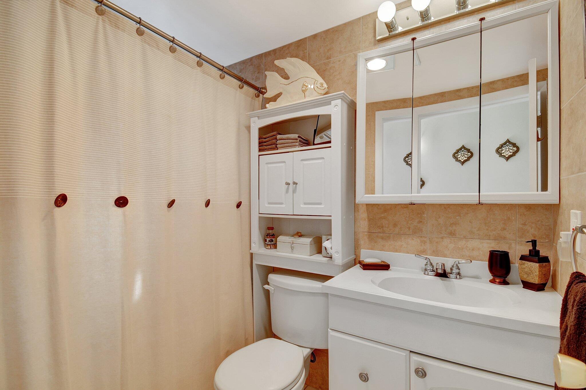 16900 NE 14th Avenue 205, Miami Unit: 205