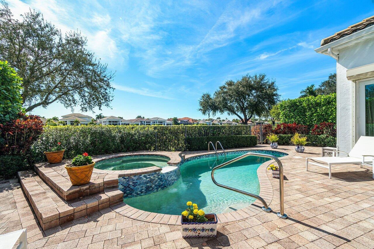 6473 Enclave Way