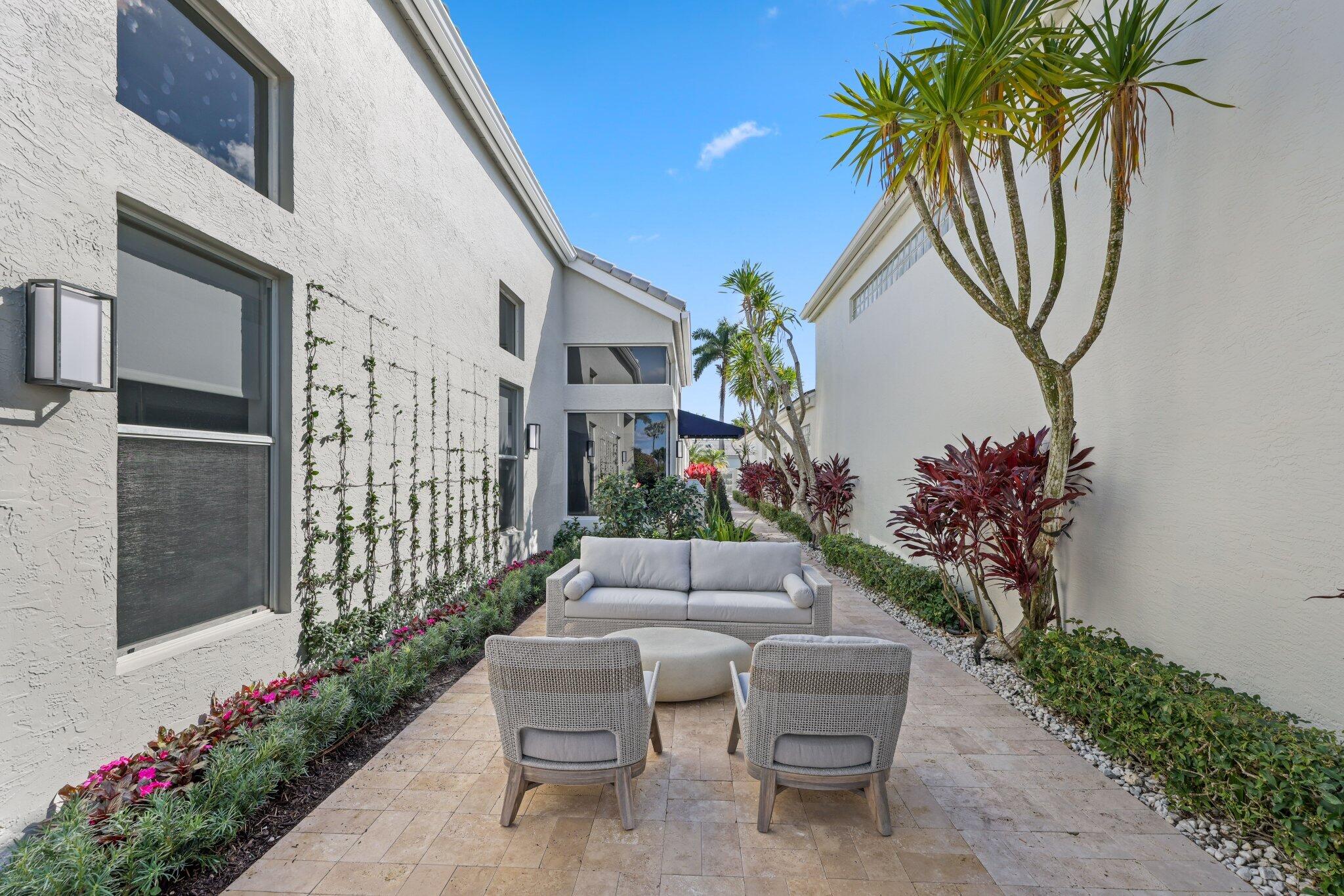 3597 NW Clubside Circle