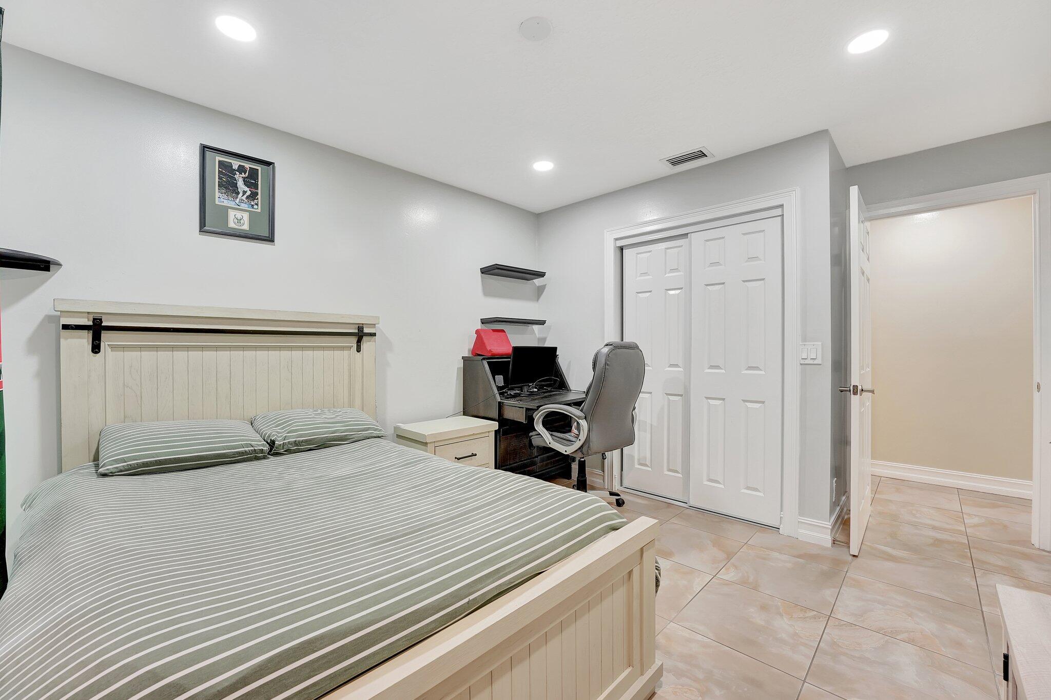 11660 Island Lakes Lane