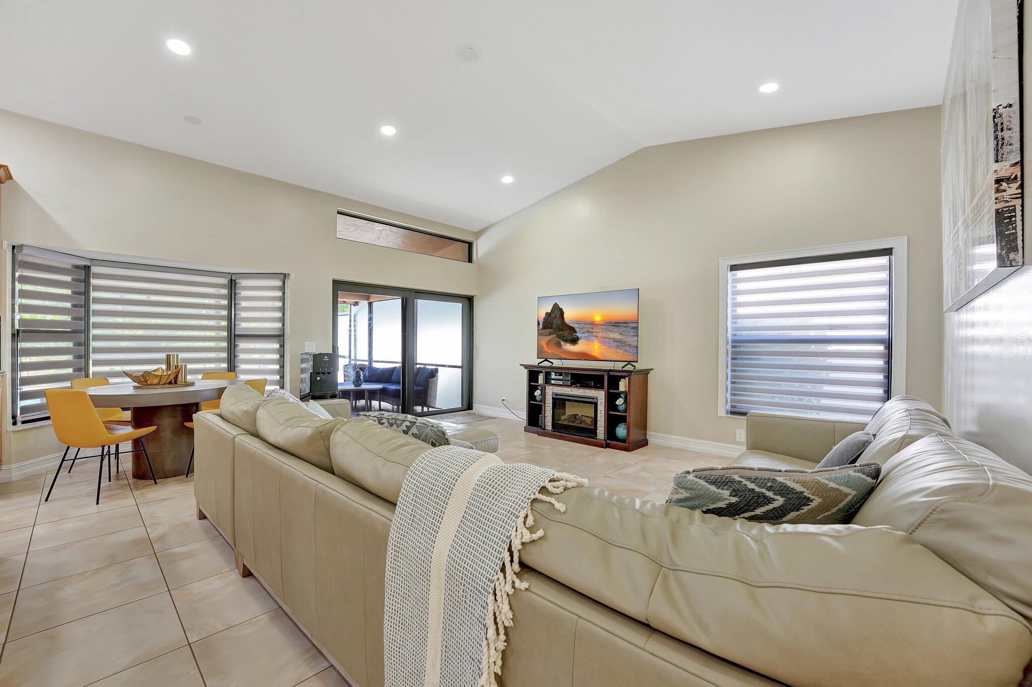 11660 Island Lakes Lane