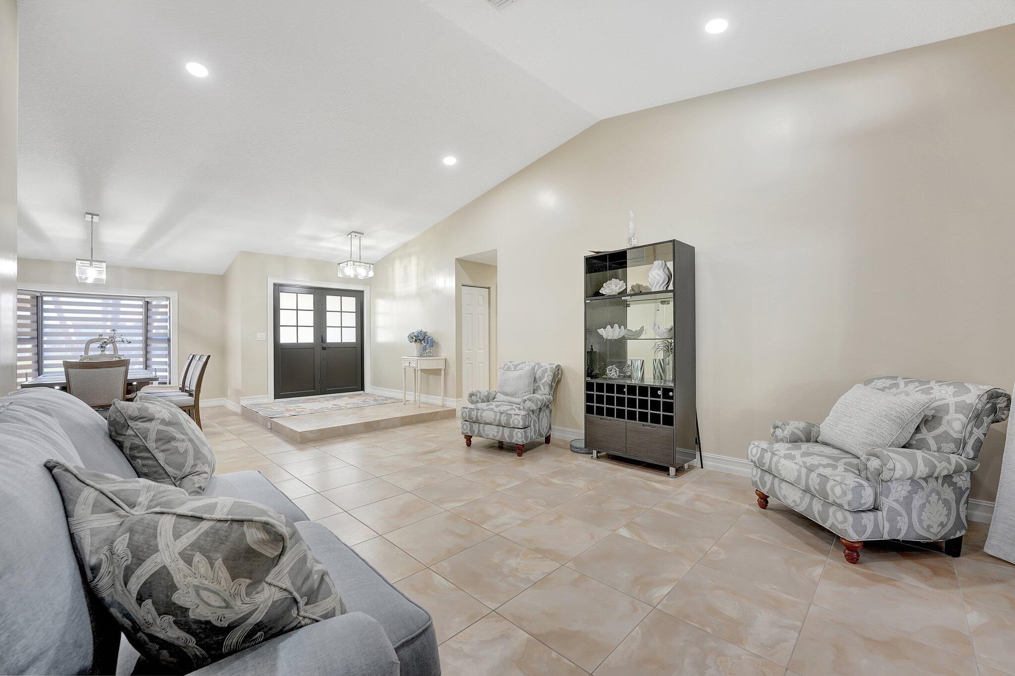 11660 Island Lakes Lane