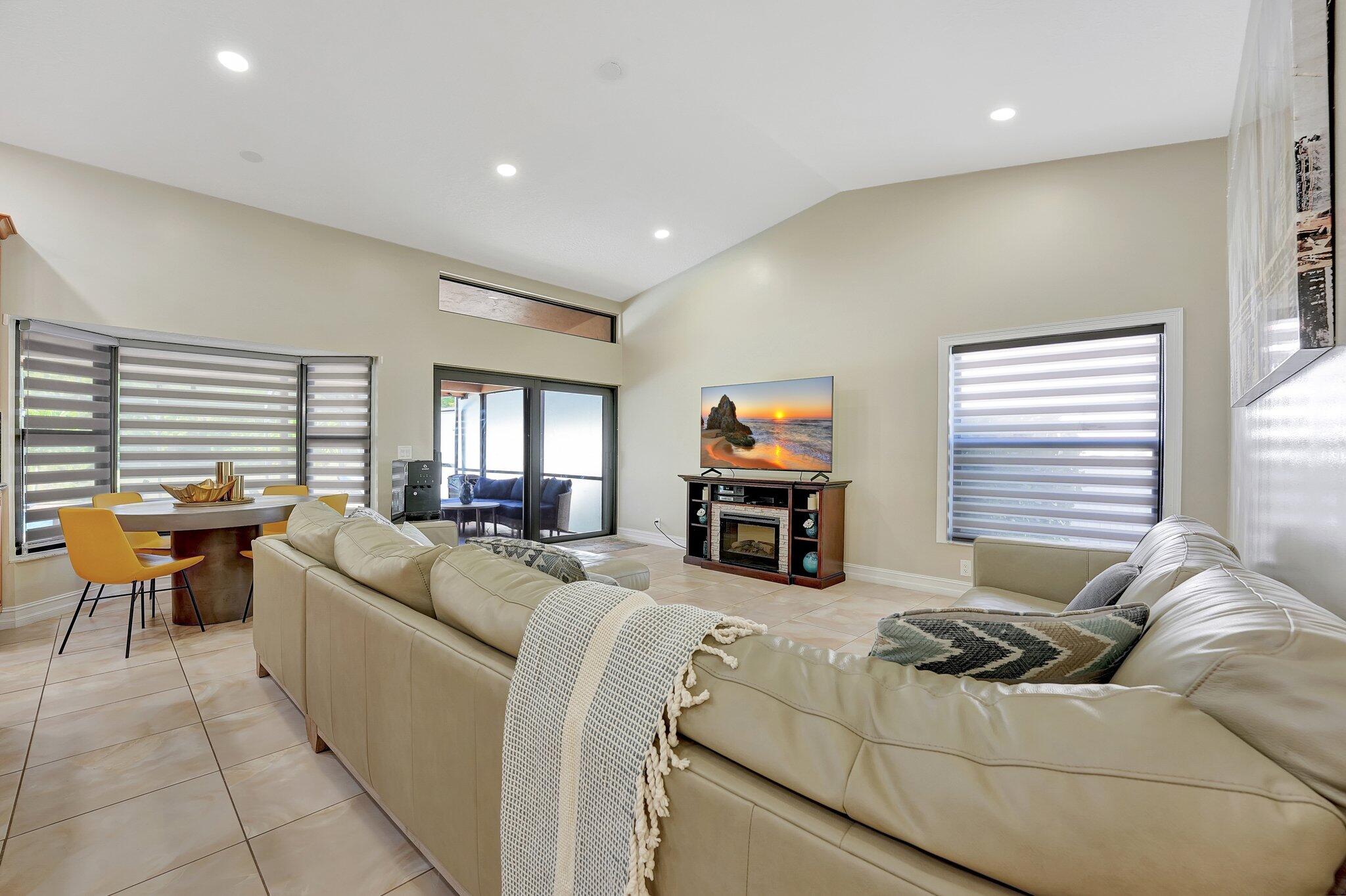 11660 Island Lakes Lane