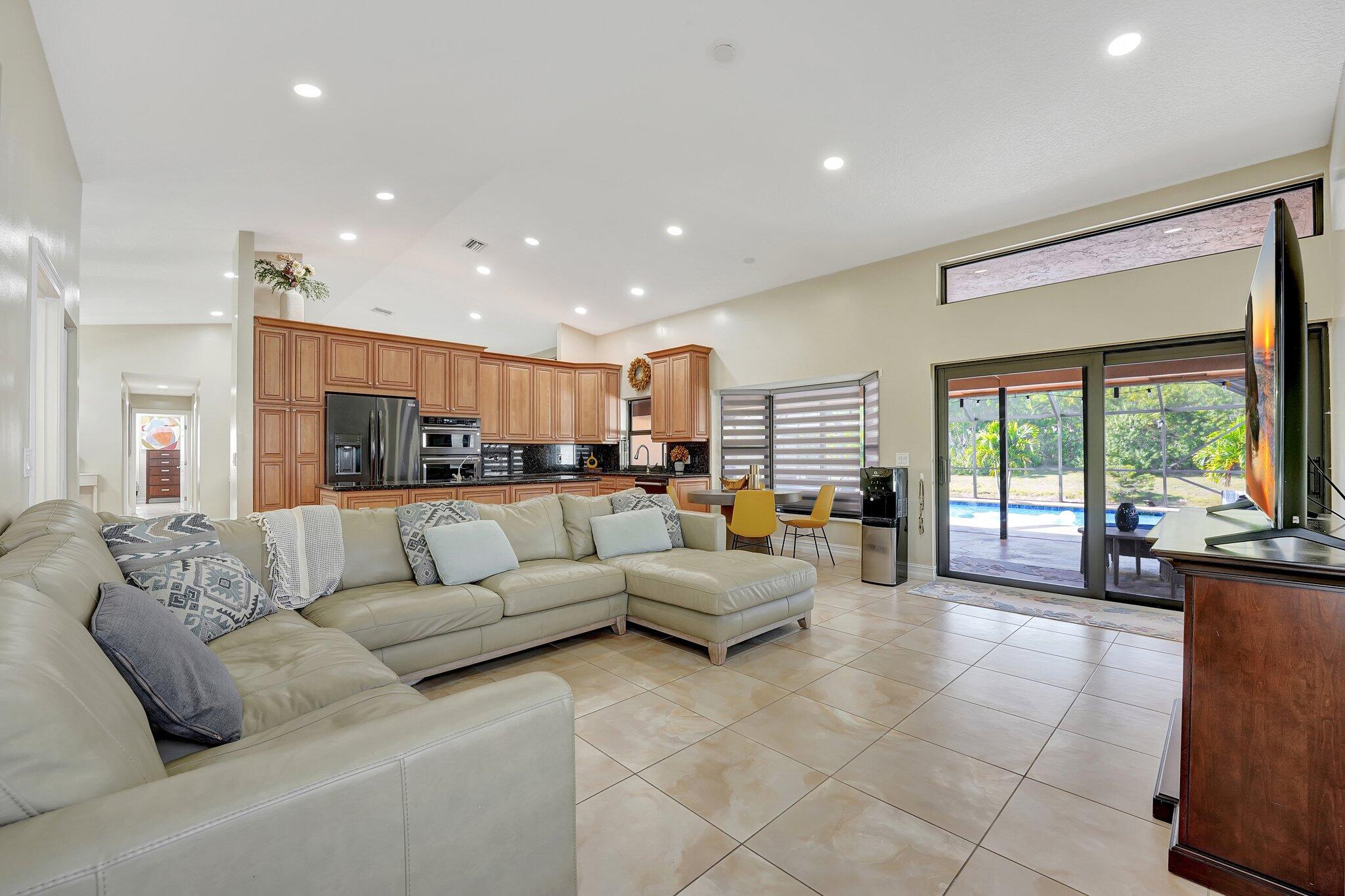 11660 Island Lakes Lane