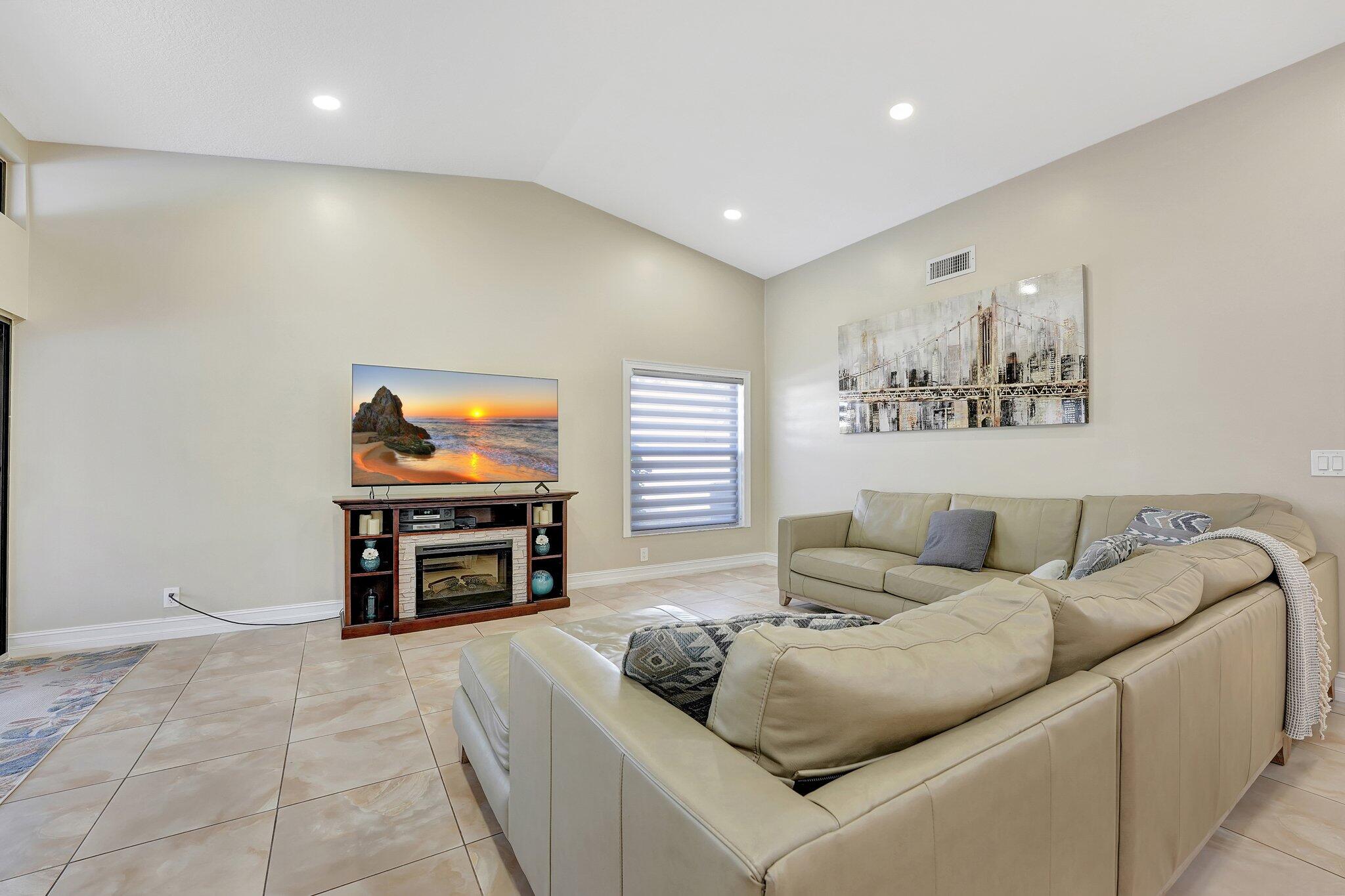 11660 Island Lakes Lane