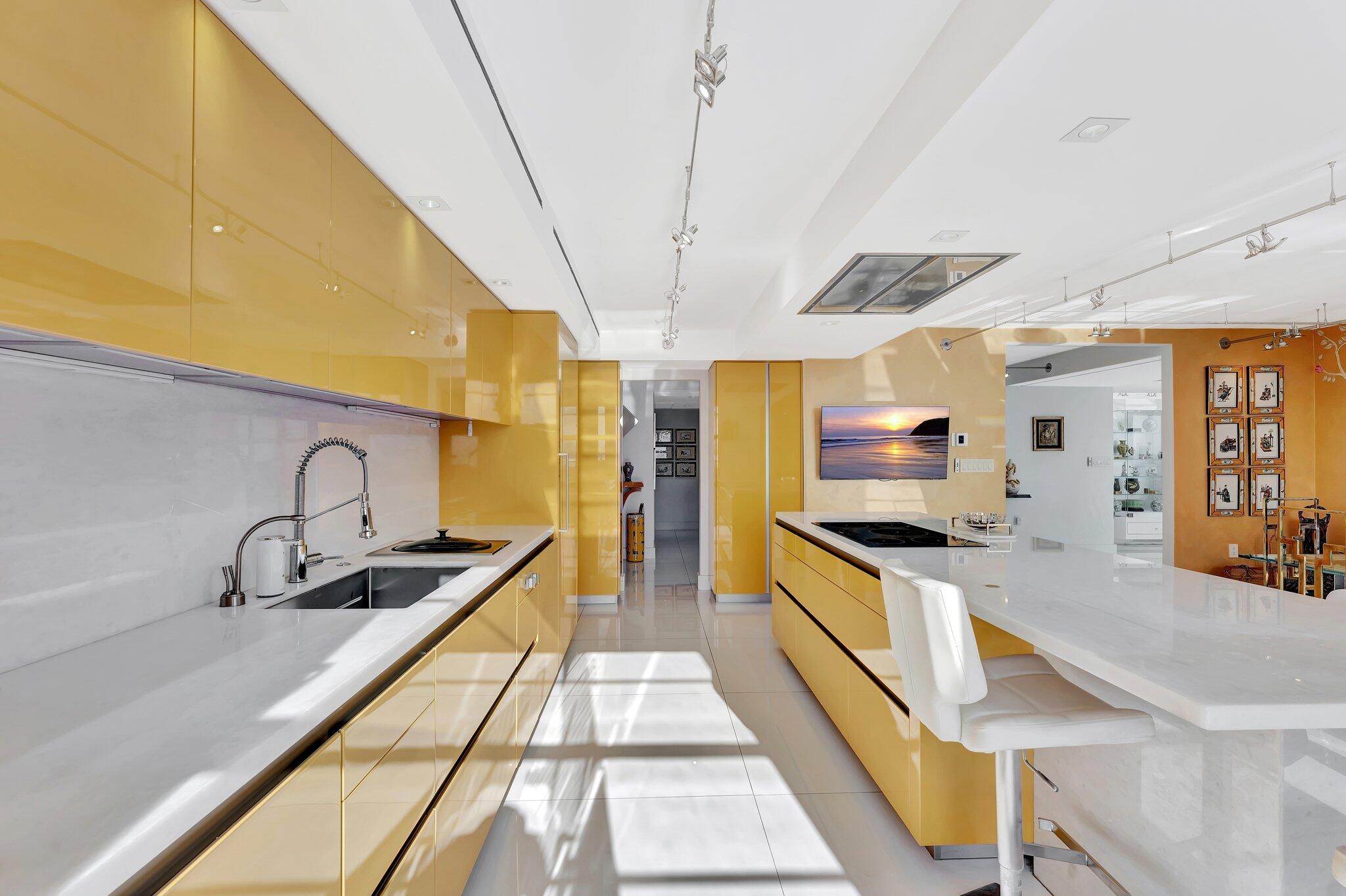 5500 Collins Avenue 1704