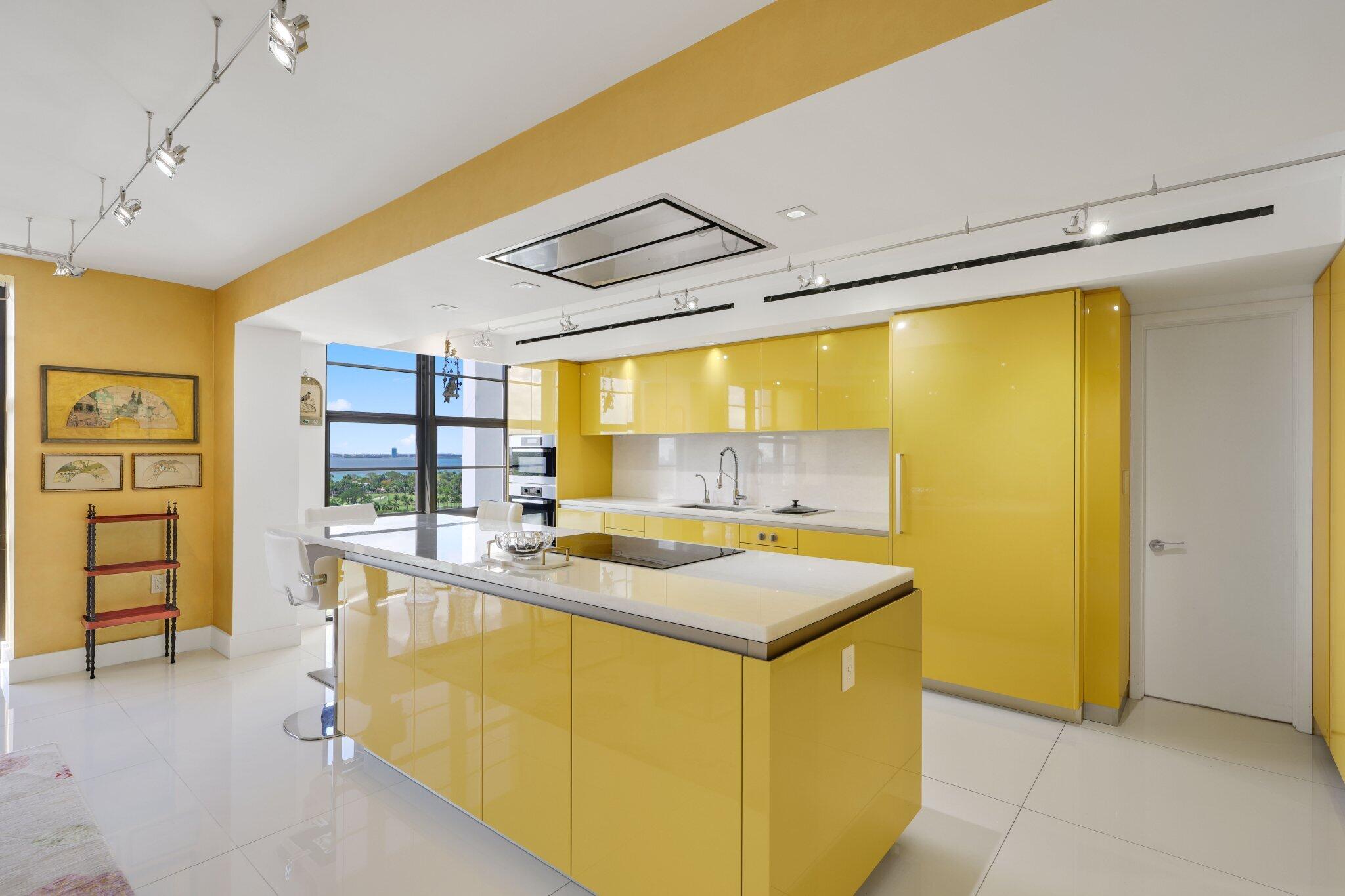 5500 Collins Avenue 1704