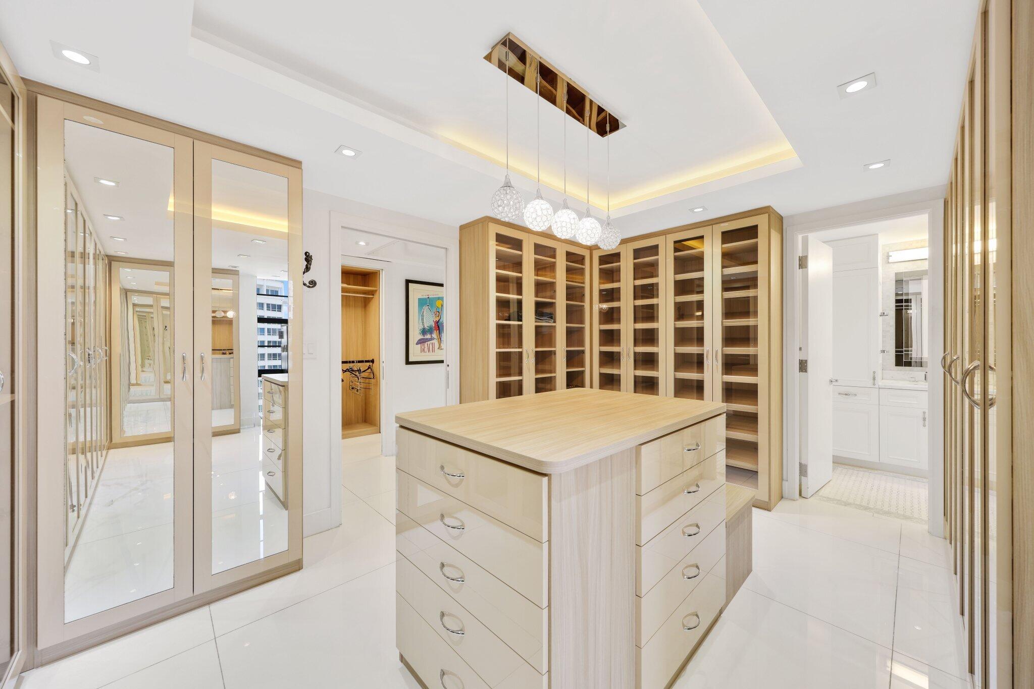 5500 Collins Avenue 1704