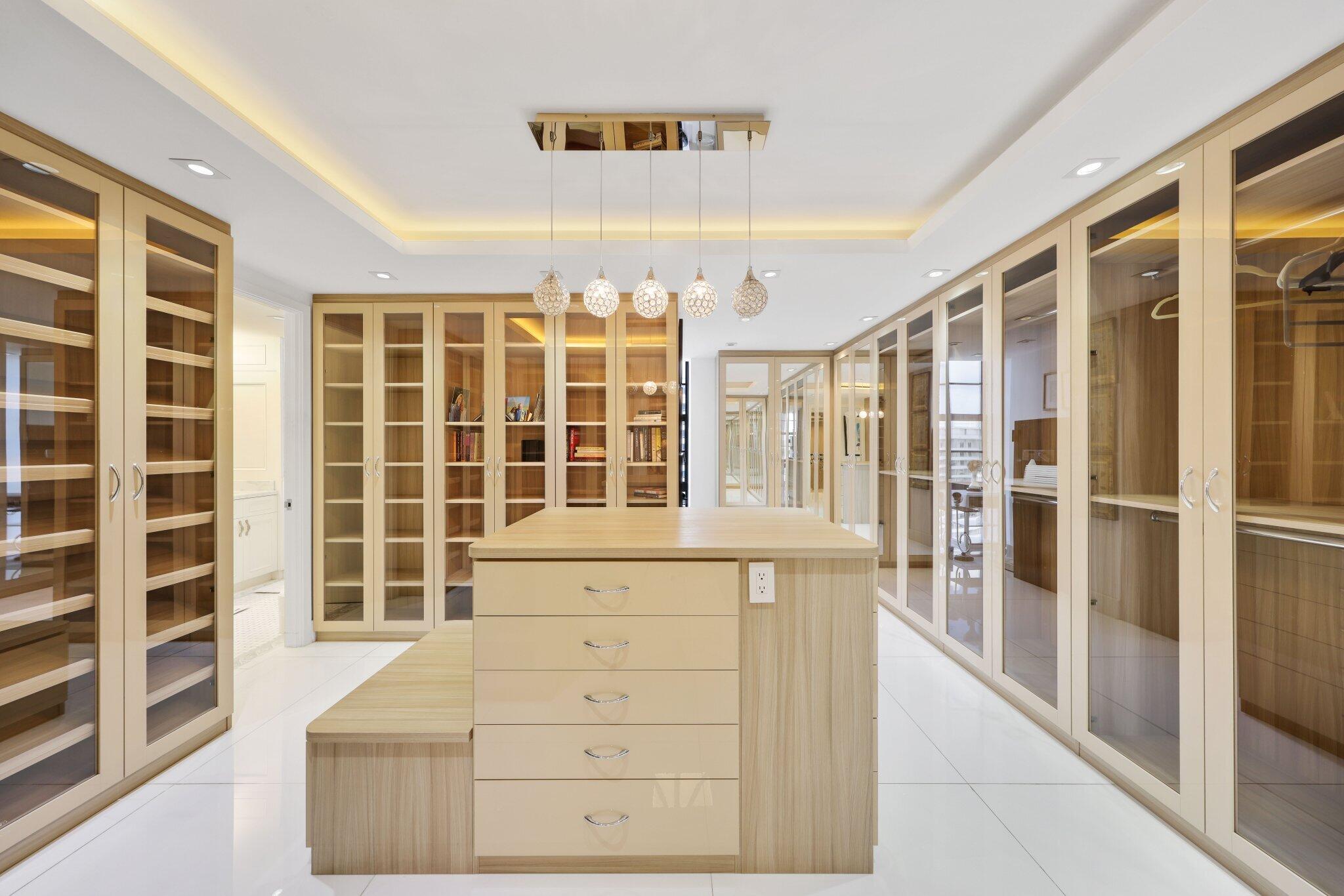 5500 Collins Avenue 1704