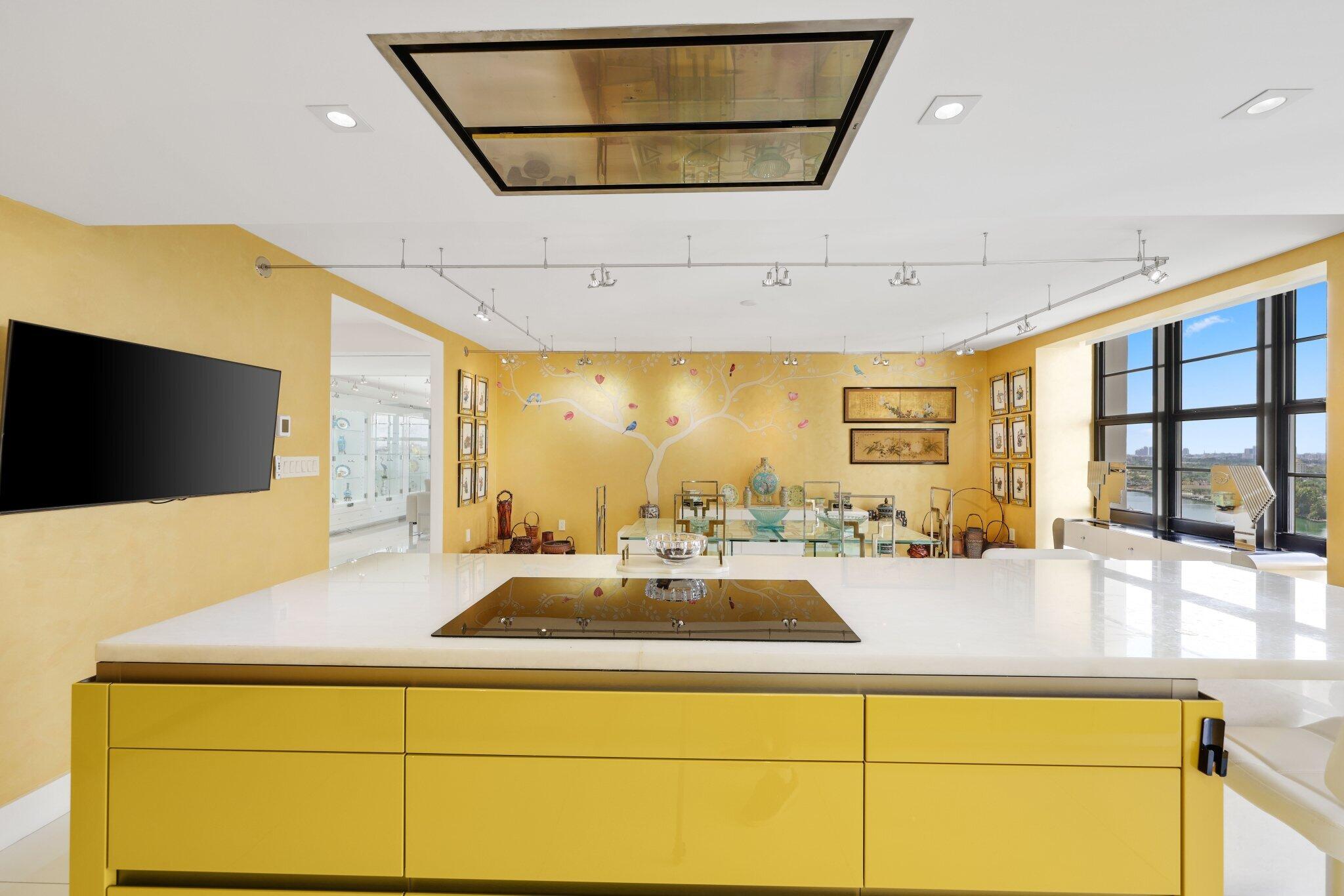 5500 Collins Avenue 1704