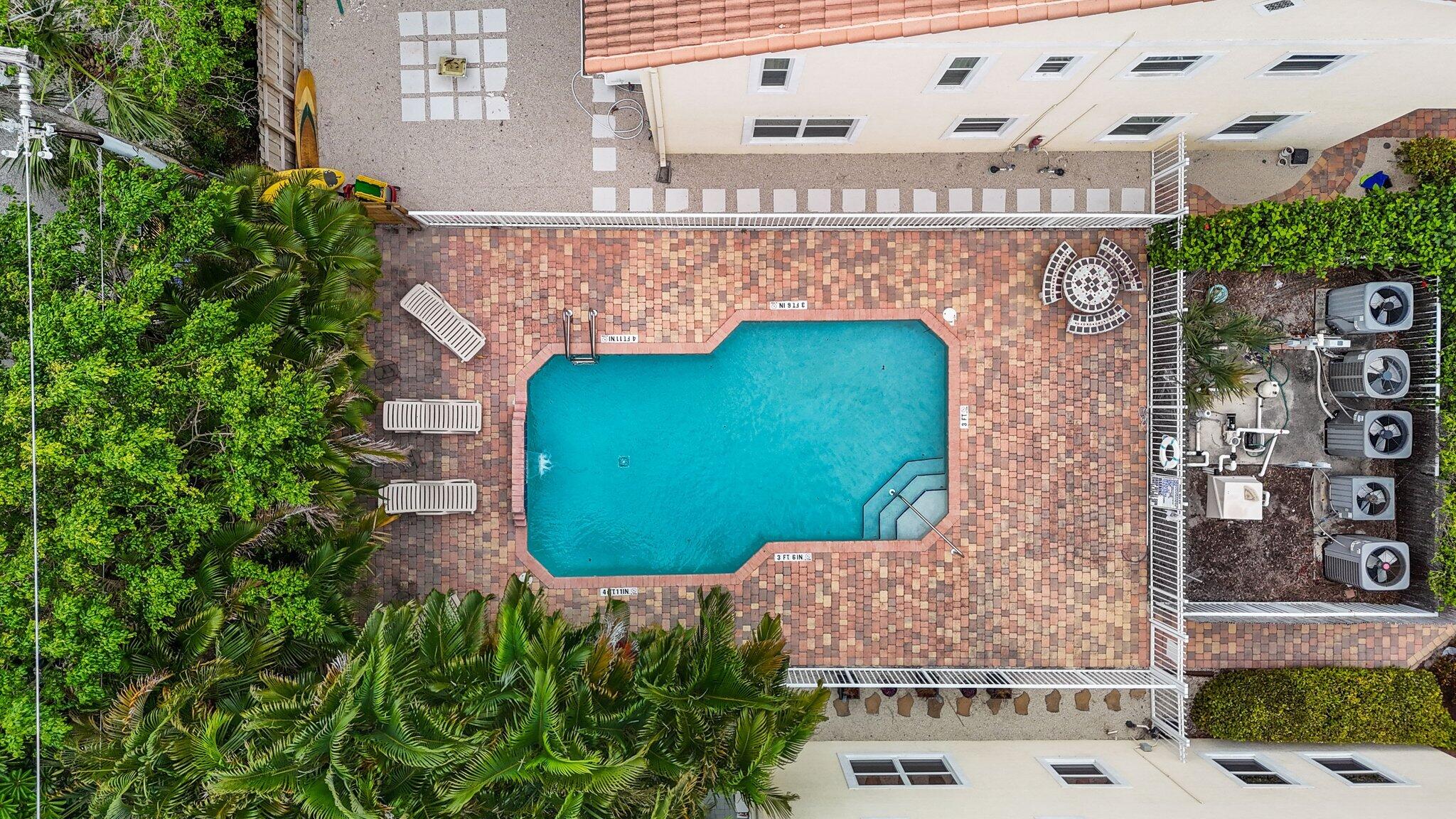 4220 NE 5th Avenue 4220