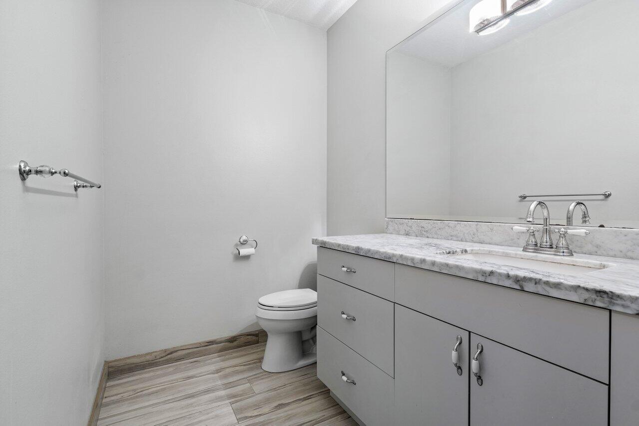 4220 NE 5th Avenue 4220