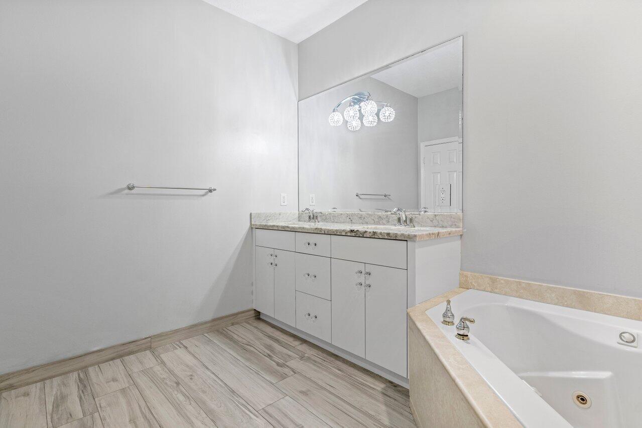 4220 NE 5th Avenue 4220