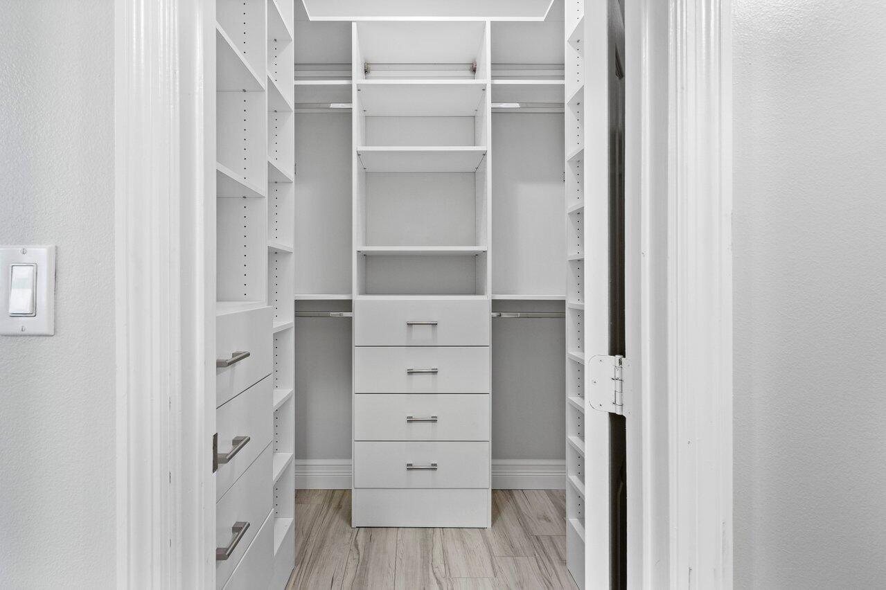 4220 NE 5th Avenue 4220