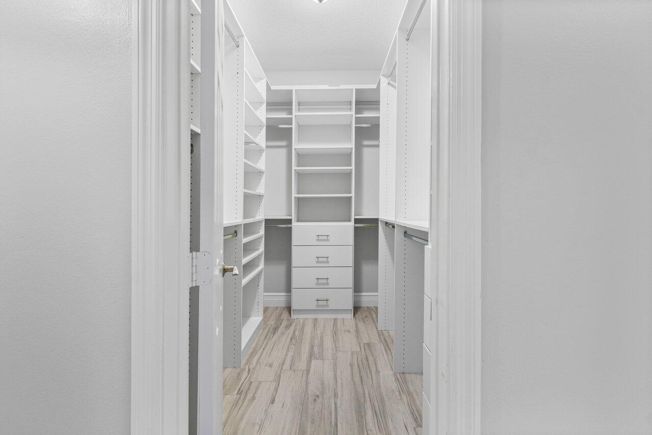 4220 NE 5th Avenue 4220