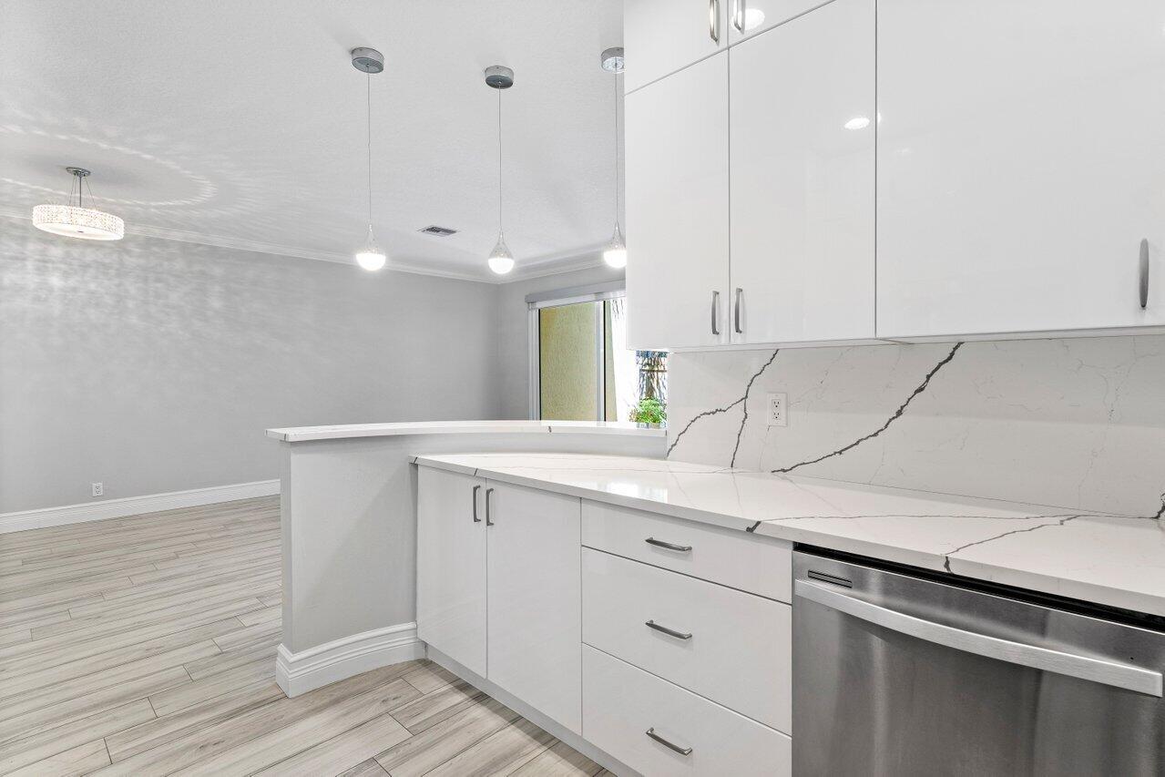 4220 NE 5th Avenue 4220