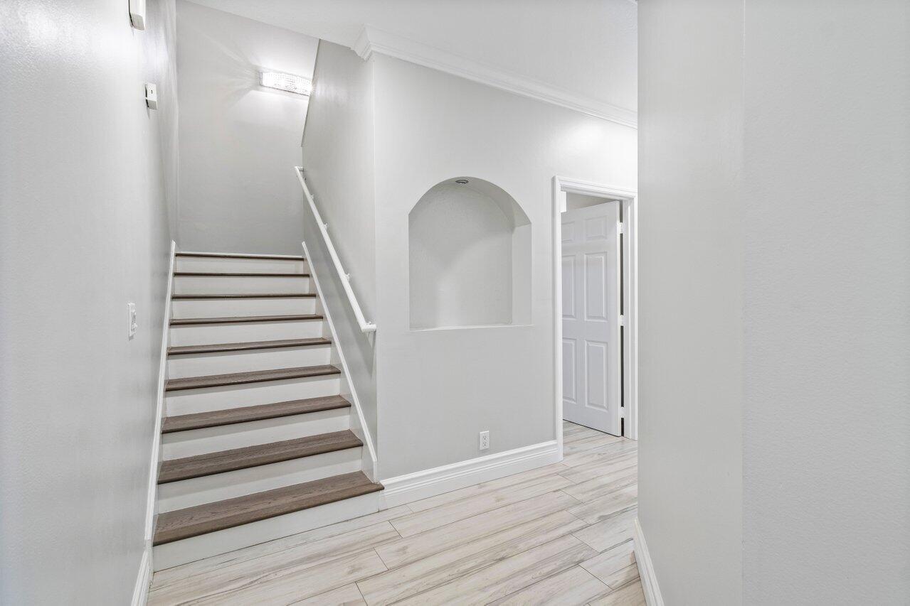 4220 NE 5th Avenue 4220