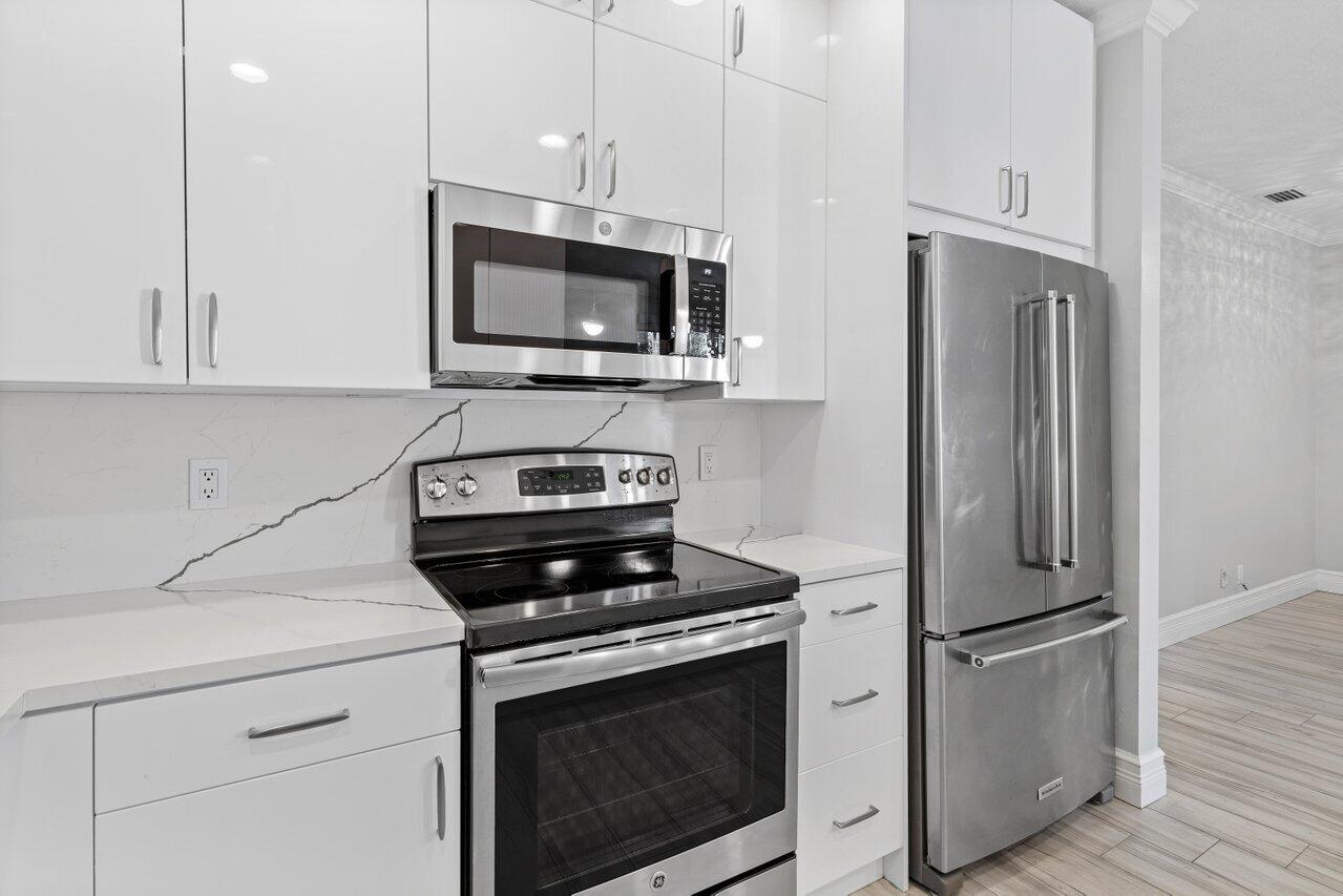 4220 NE 5th Avenue 4220