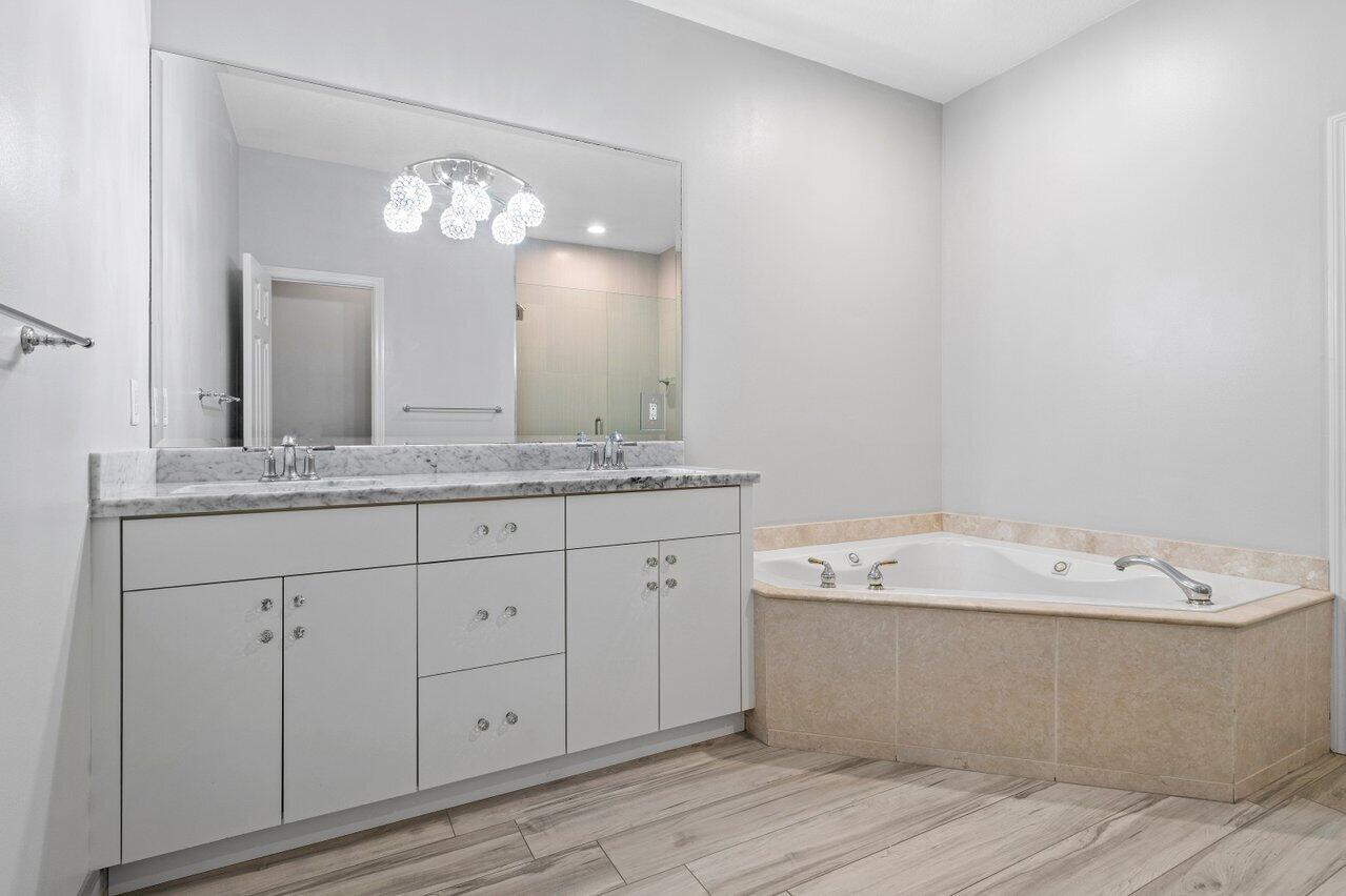 4220 NE 5th Avenue 4220