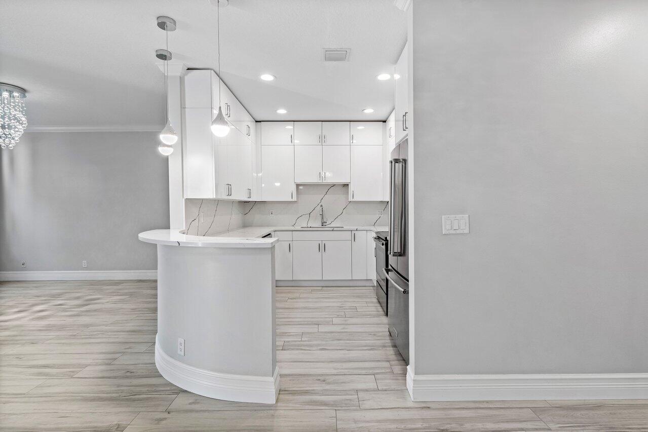 4220 NE 5th Avenue 4220