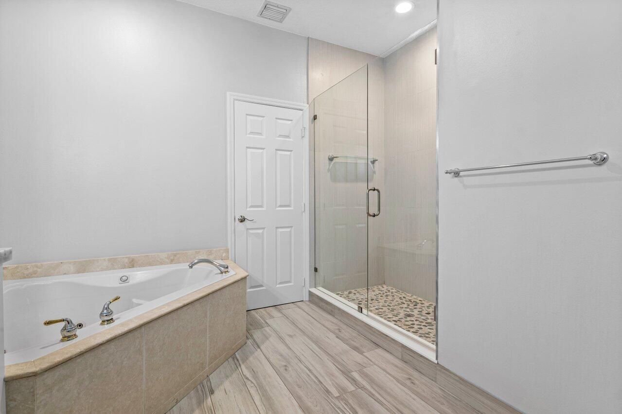 4220 NE 5th Avenue 4220