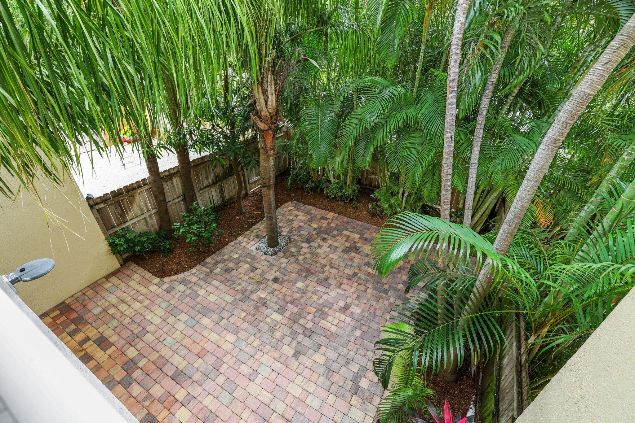 4220 NE 5th Avenue 4220