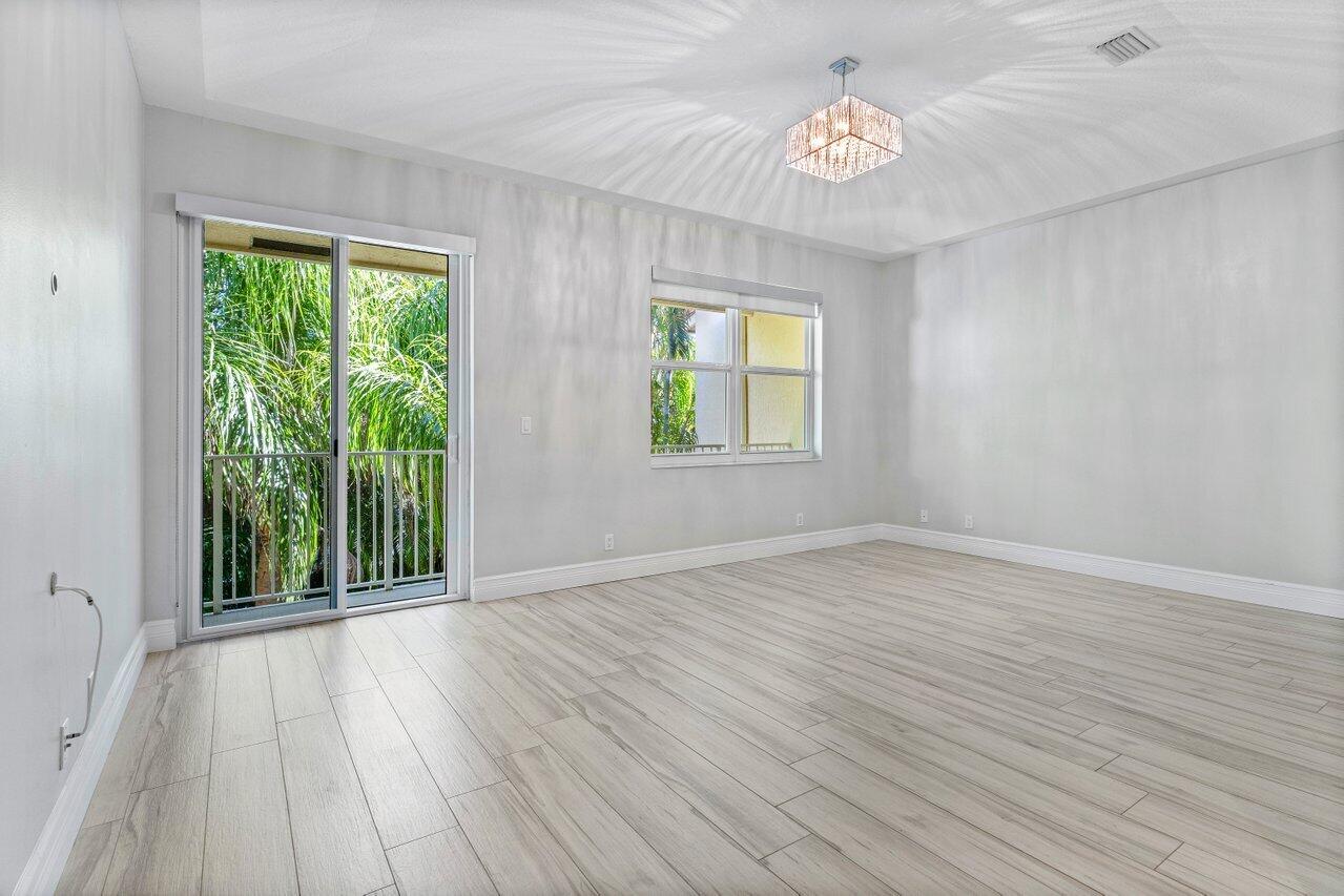 4220 NE 5th Avenue 4220