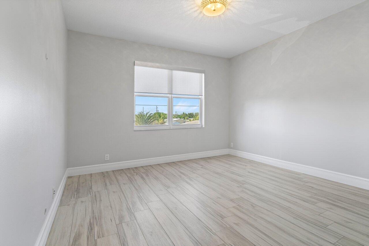 4220 NE 5th Avenue 4220