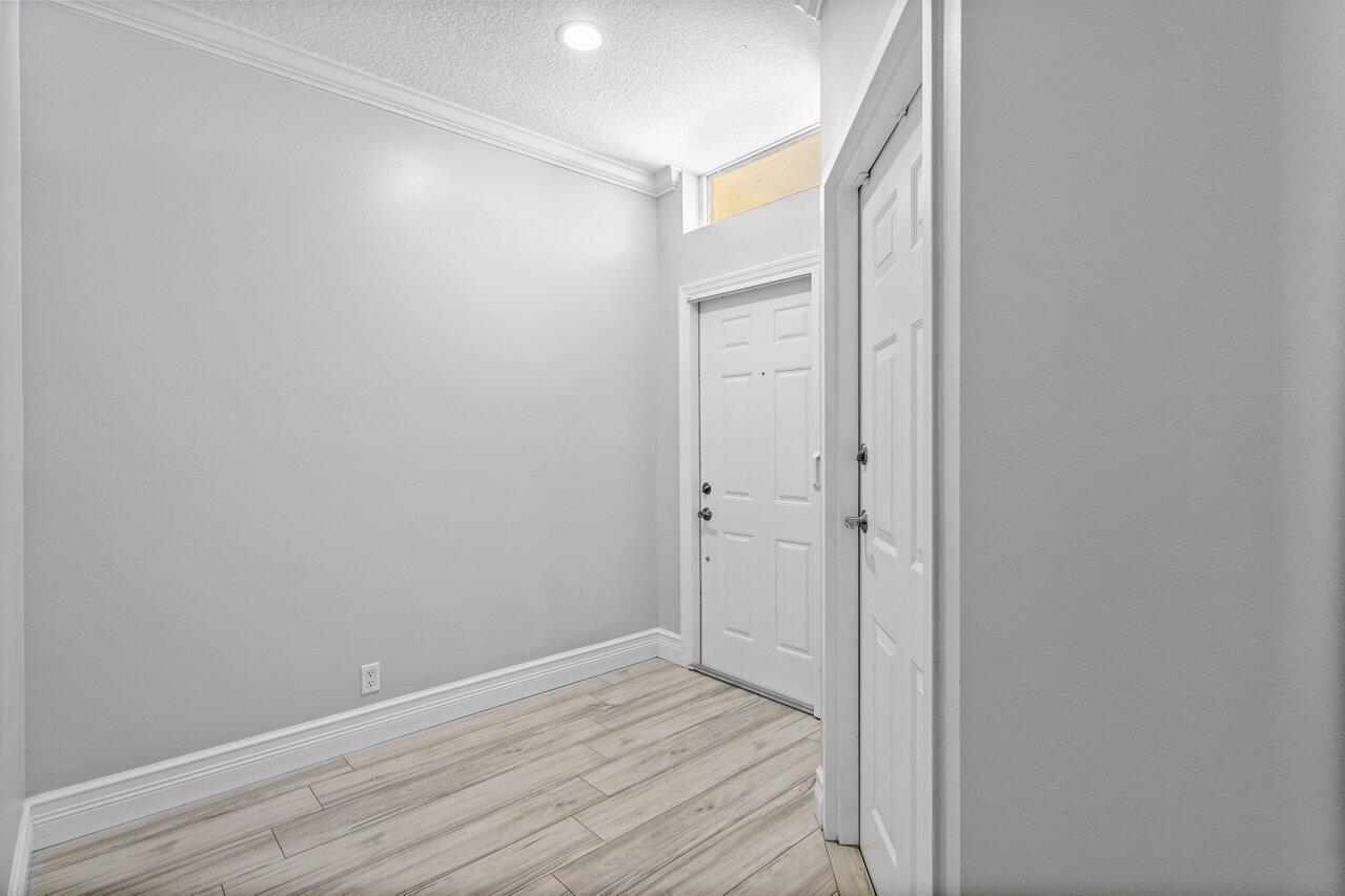 4220 NE 5th Avenue 4220