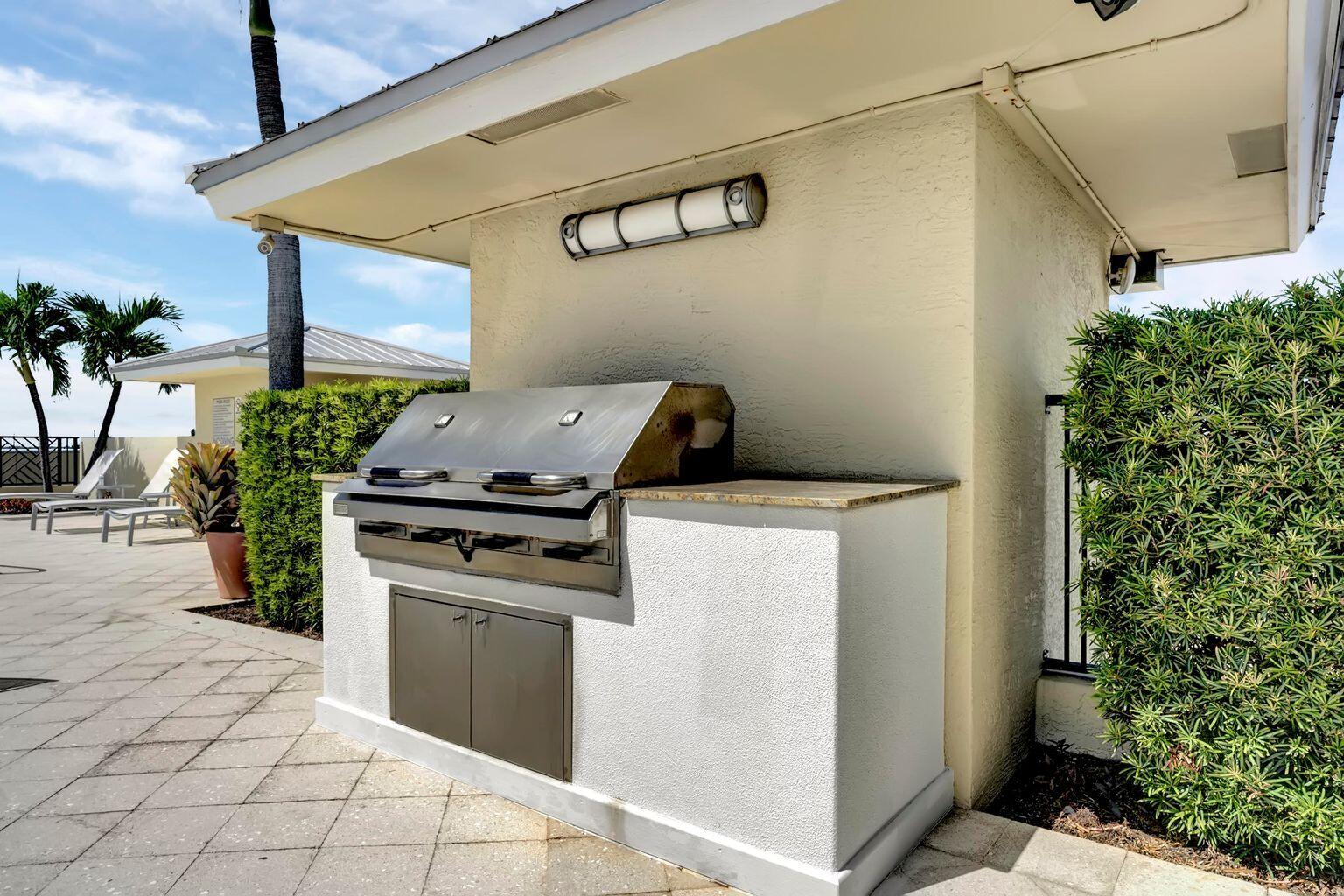 225 NE 1st Street 211