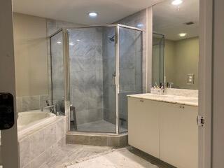 225 NE 1st Street 211