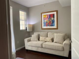 225 NE 1st Street 211