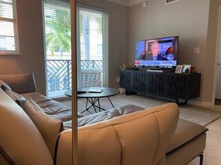 225 NE 1st Street 211